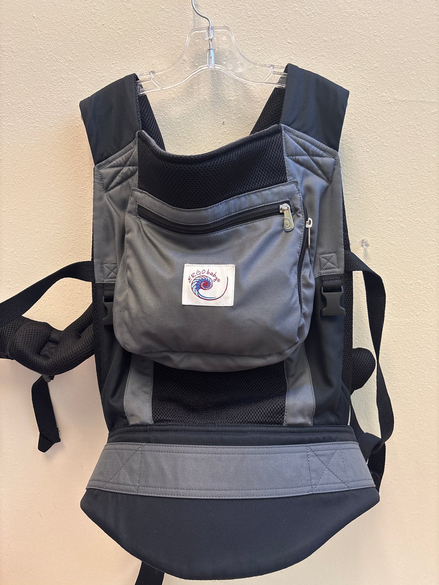 ERGObaby Performance Baby Carrier - Charcoal Black