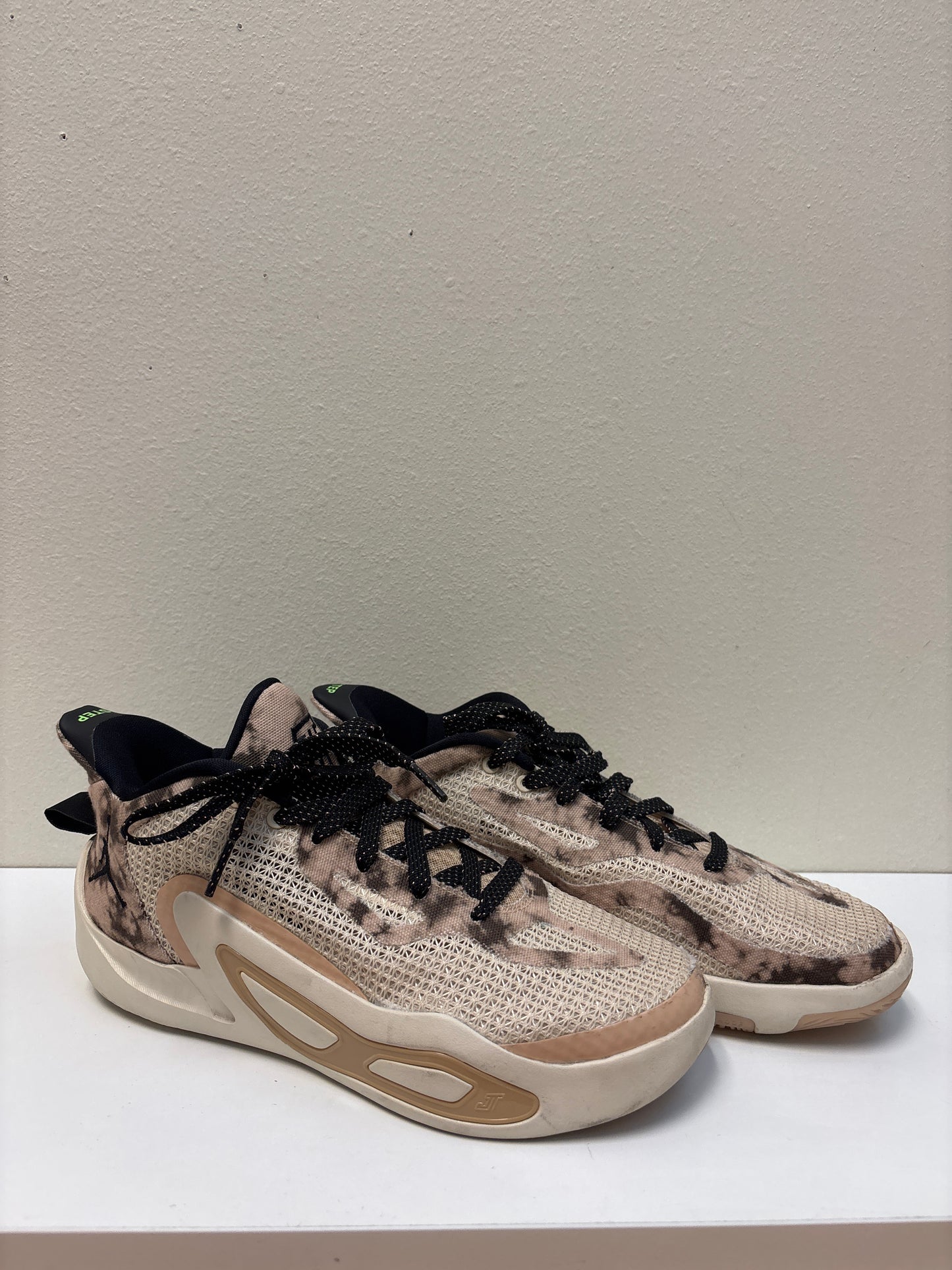 Size 5.5 Big Kids Air Jordan Jayson Tatum 1 Shoes