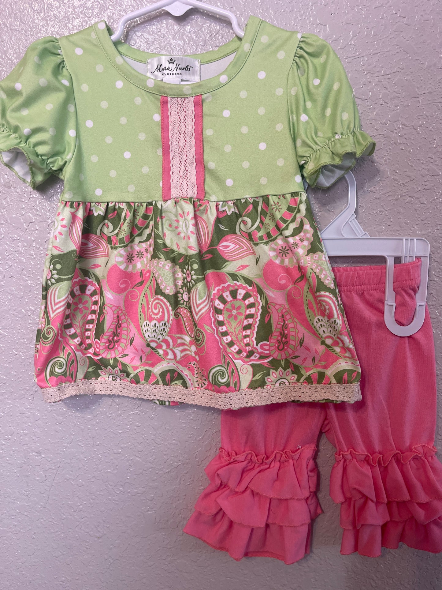 12/18m Marie Nicole Green Pink Paisley Set