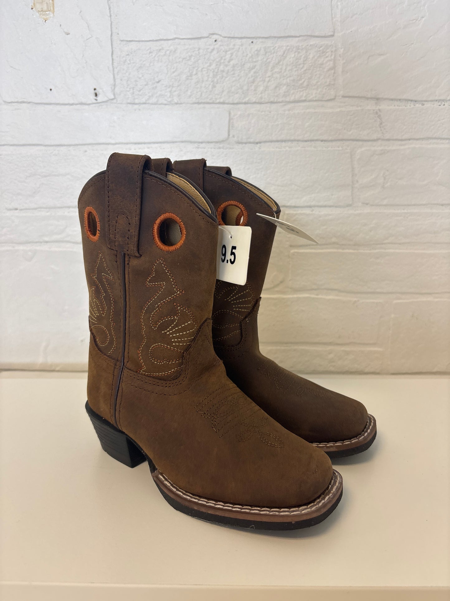 Size 9.5 New Masterson Boots