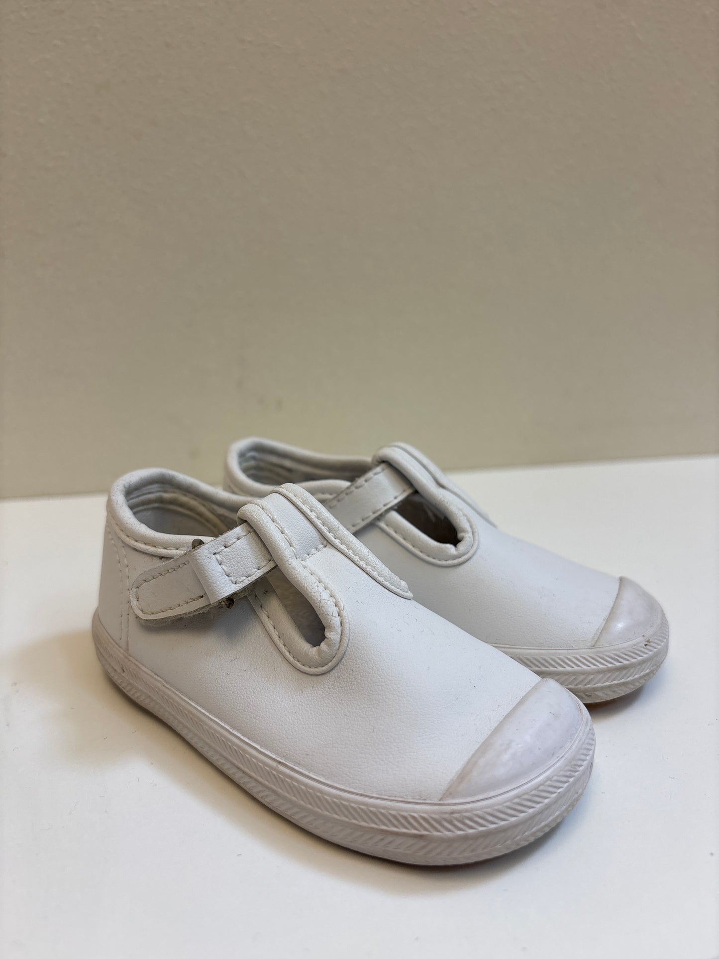Size 4 Toddler White Keds