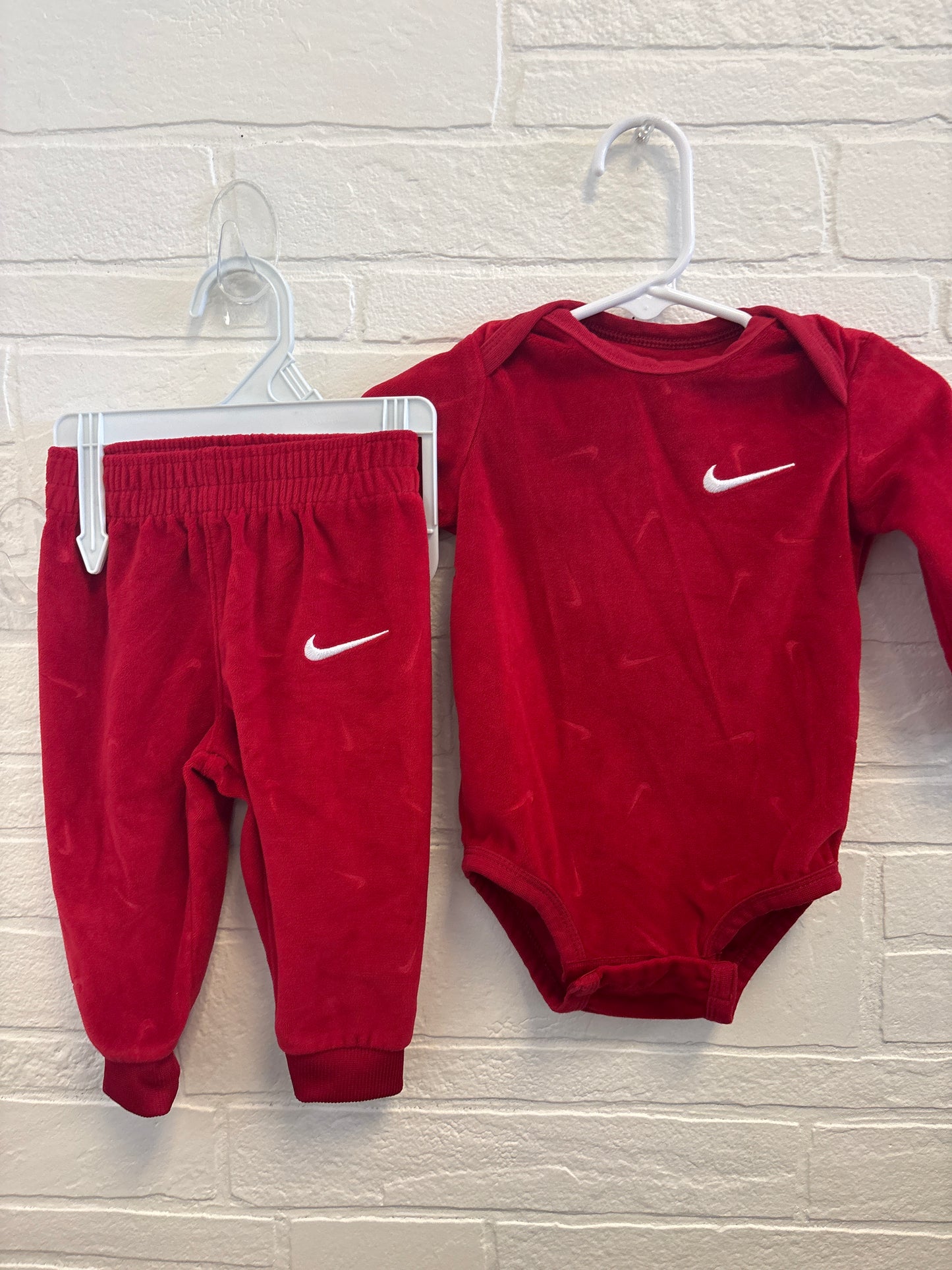 6m Red Nike Outfit