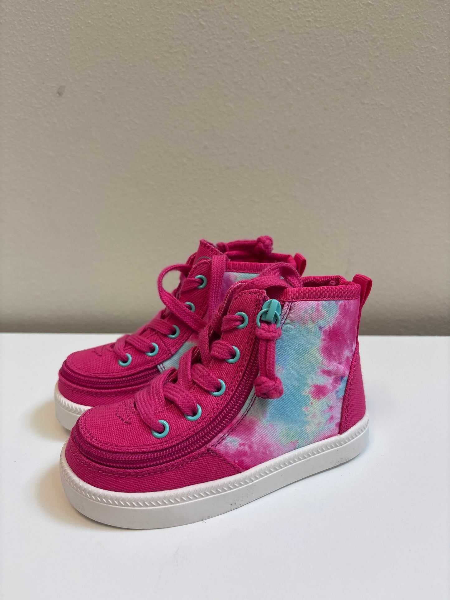 Size 7 Billy Pink Full Zip Shoes