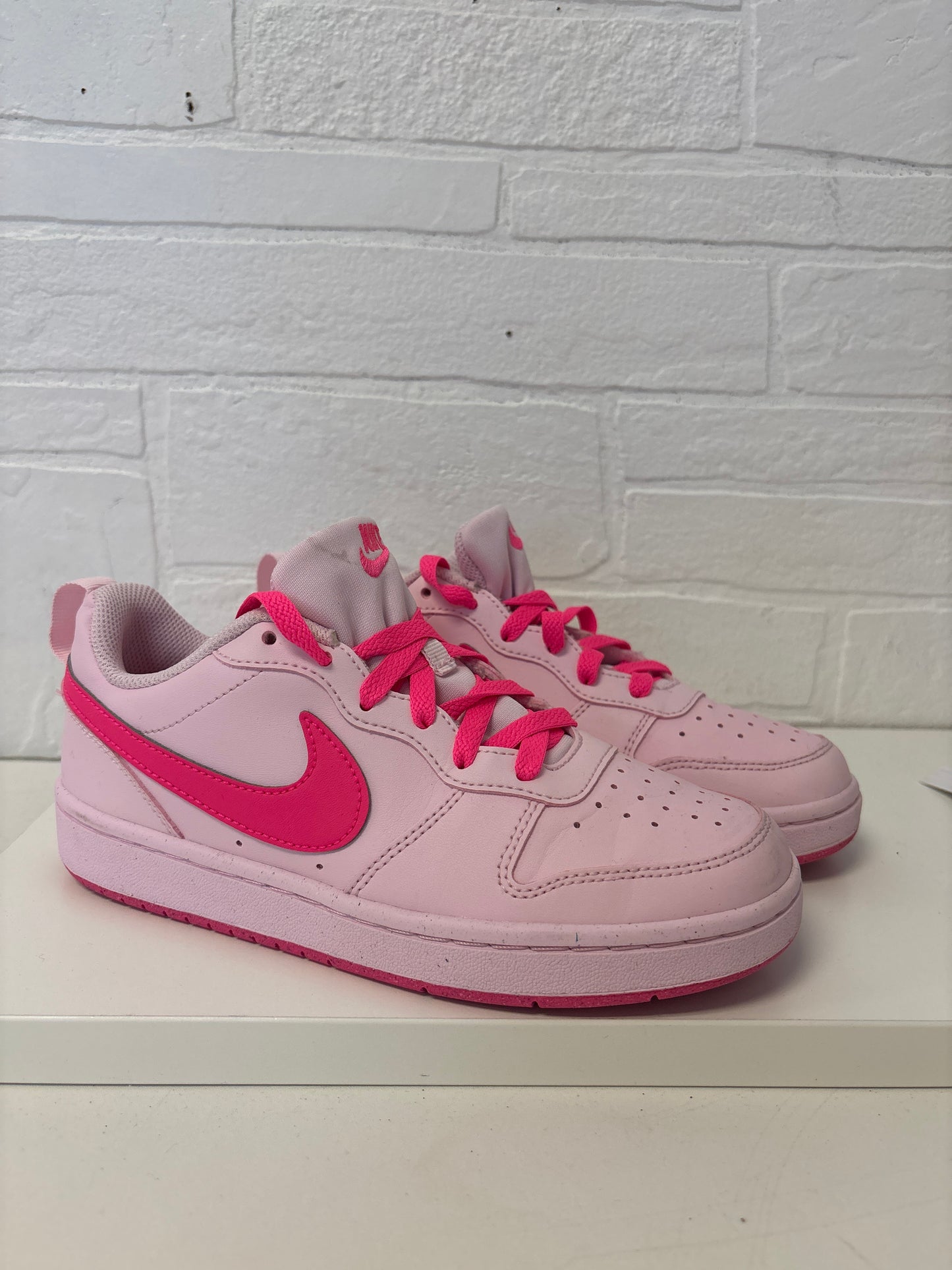 Size 4 Big Kids Pink Nikes