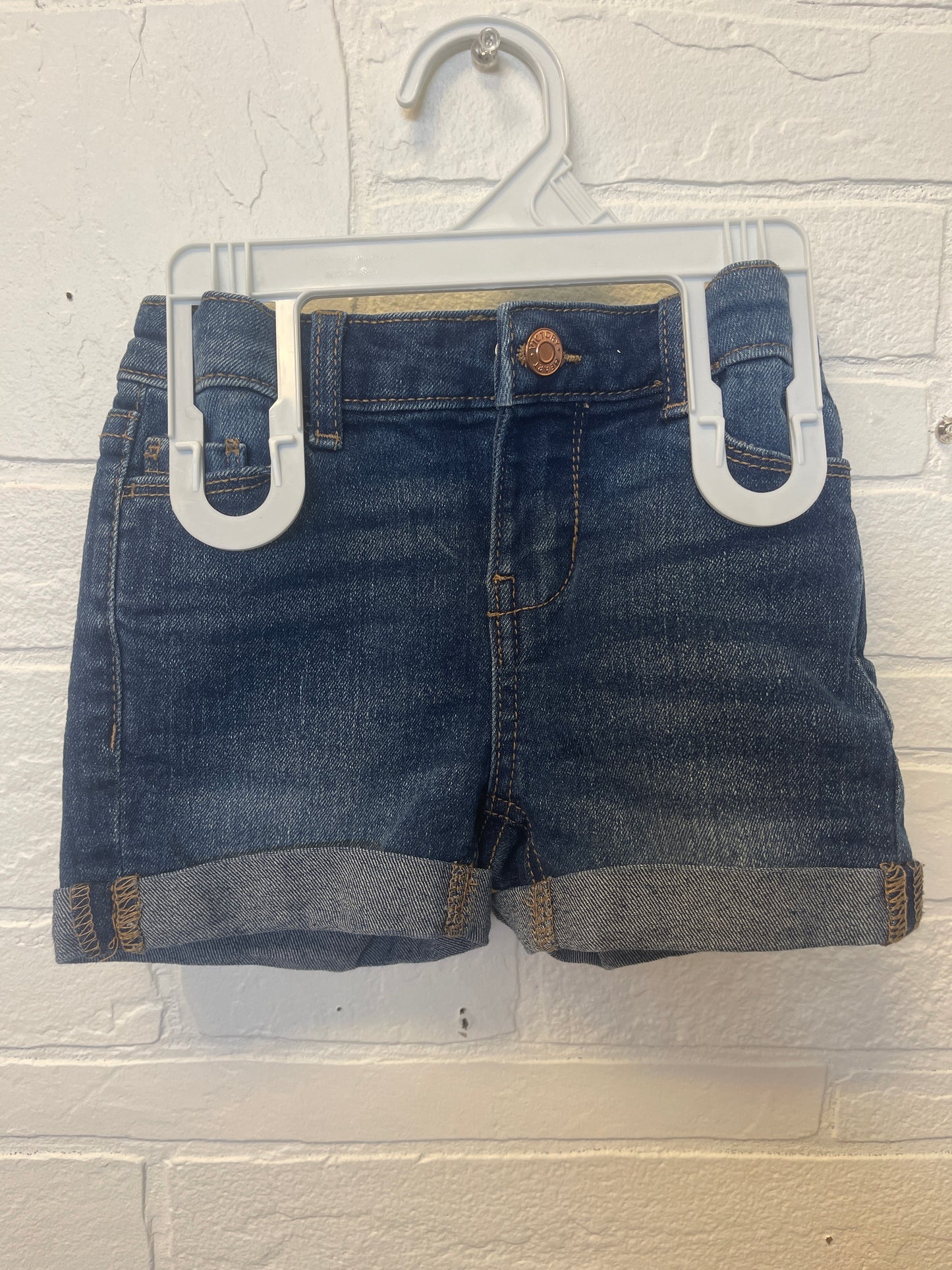 2t Victory Heart Cuffed Jean Short