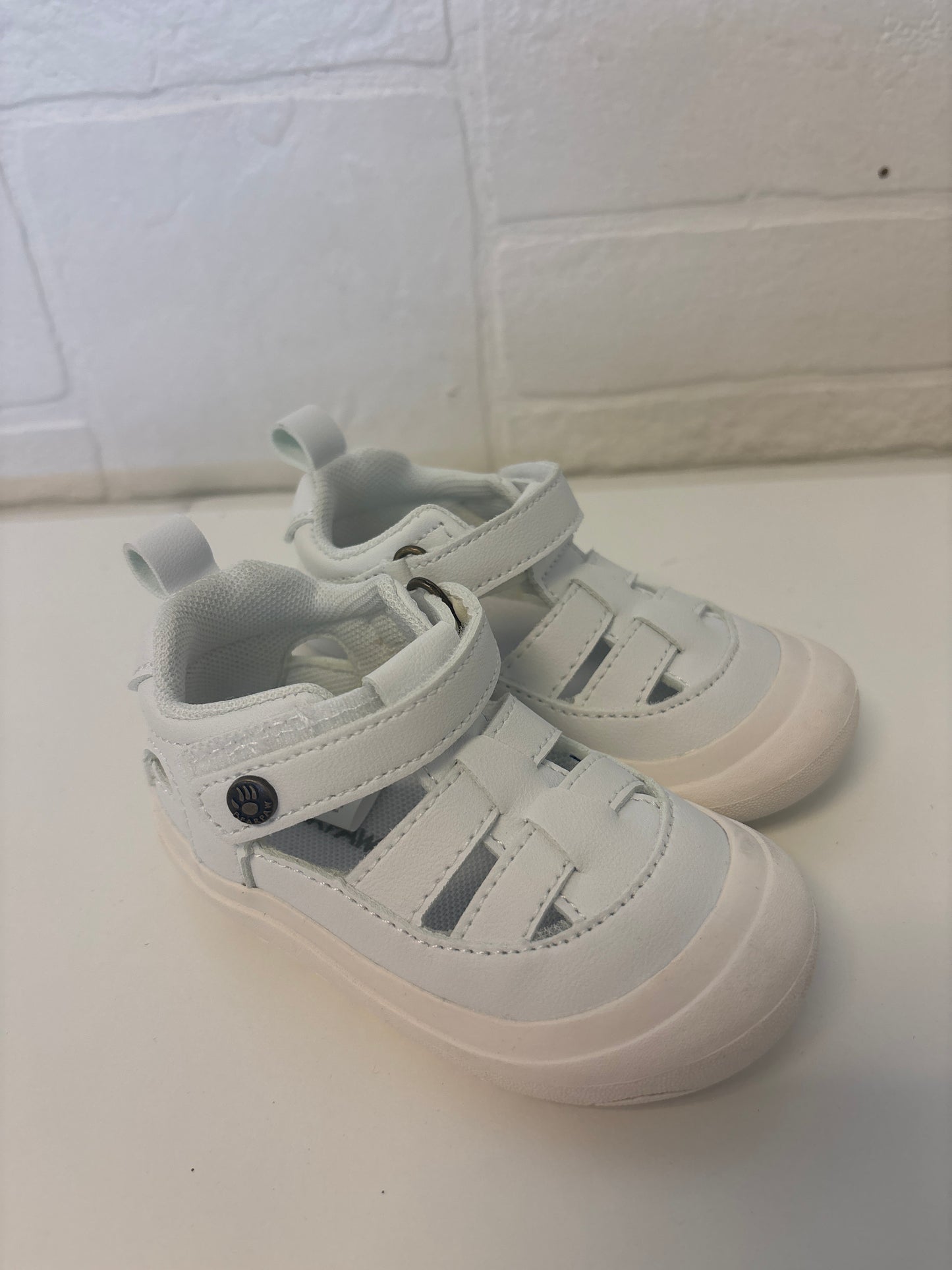 Size 4 Infant White Bearpaw Samdals