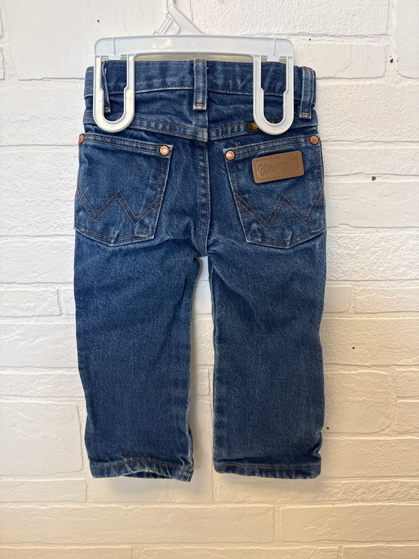 2t Wrangler Leather Patch Medium Wash Jeans