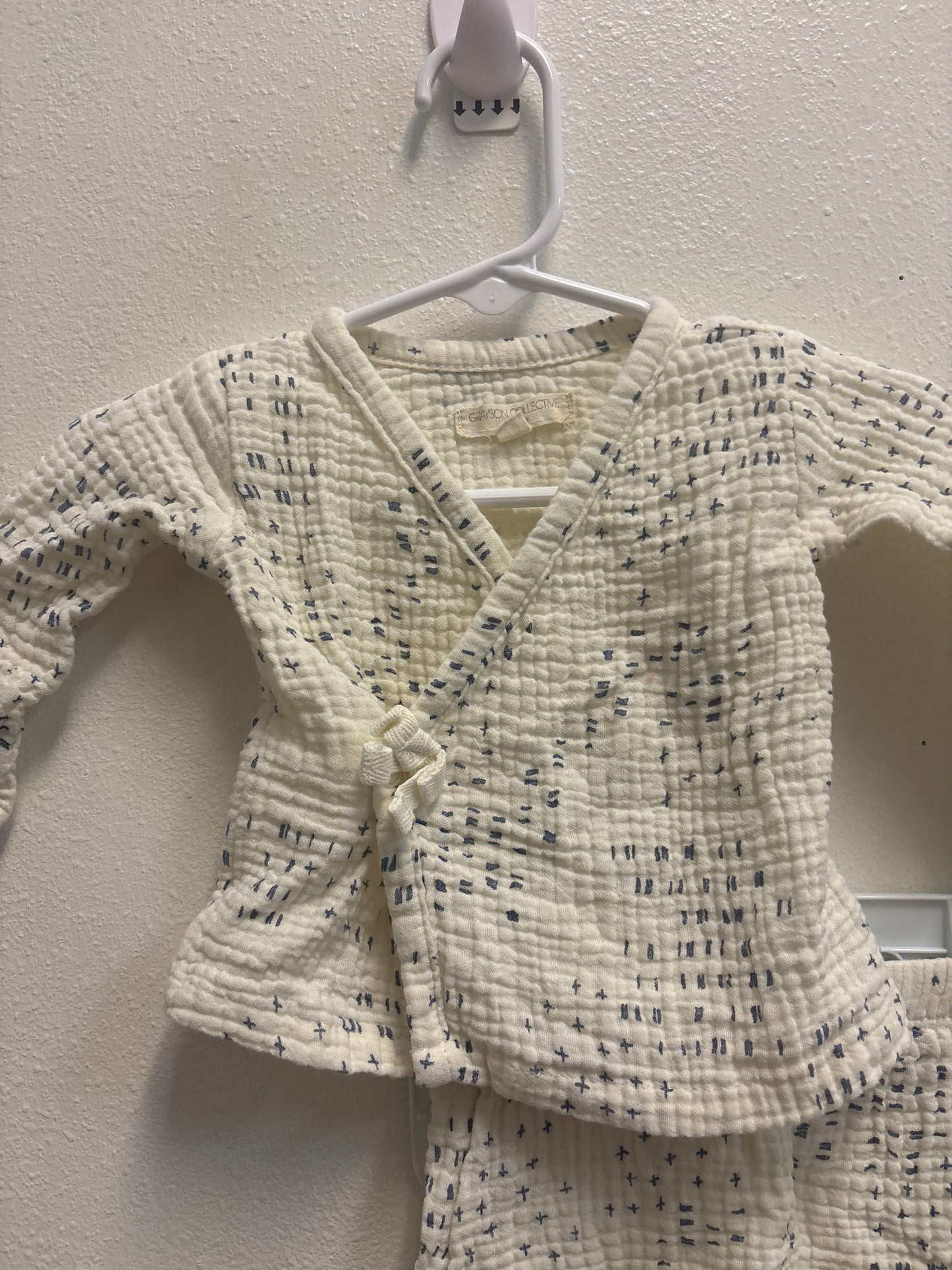 NB Cream Guaze Outfit