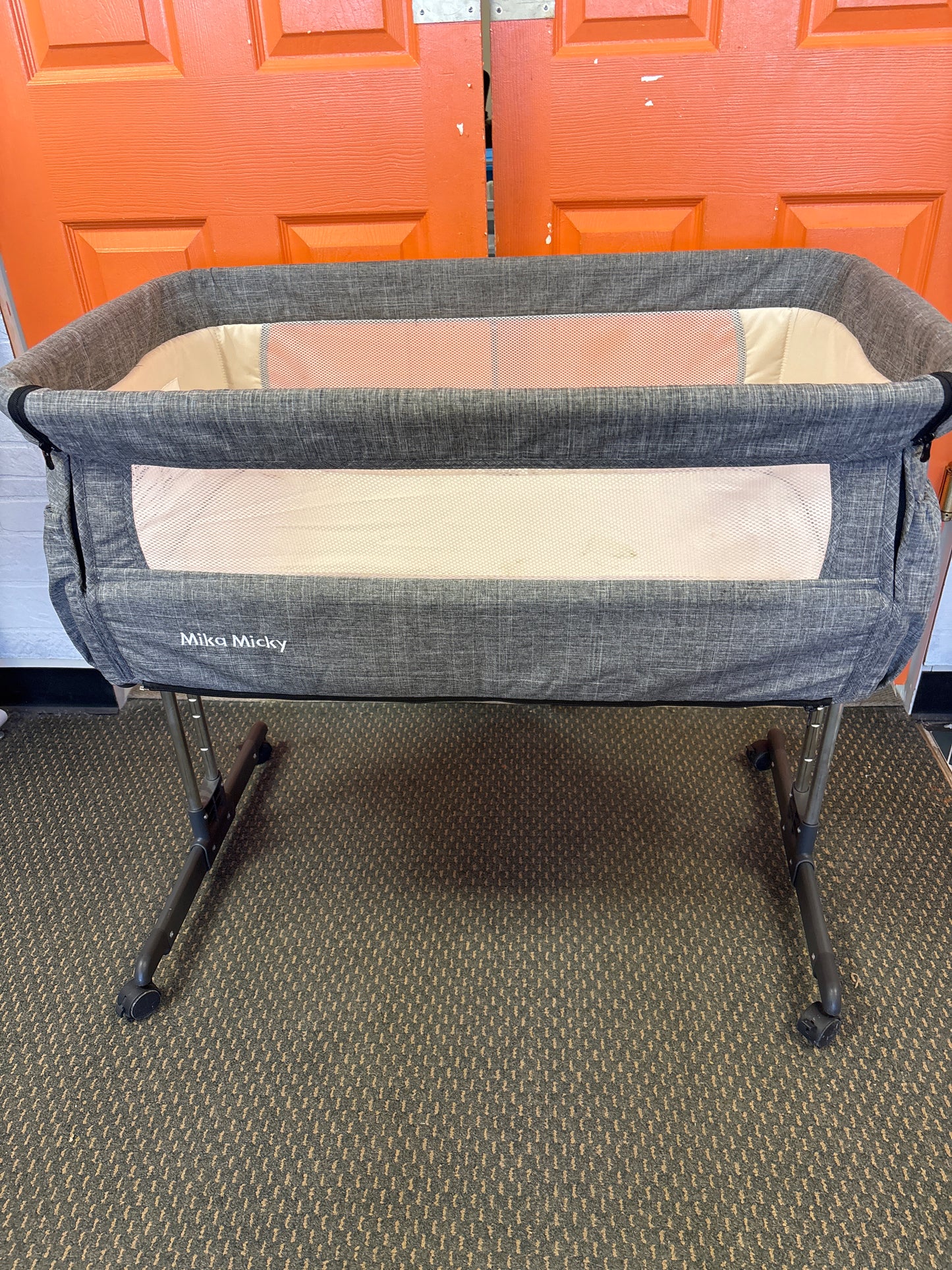 Mika Micky Bedside Bassinet