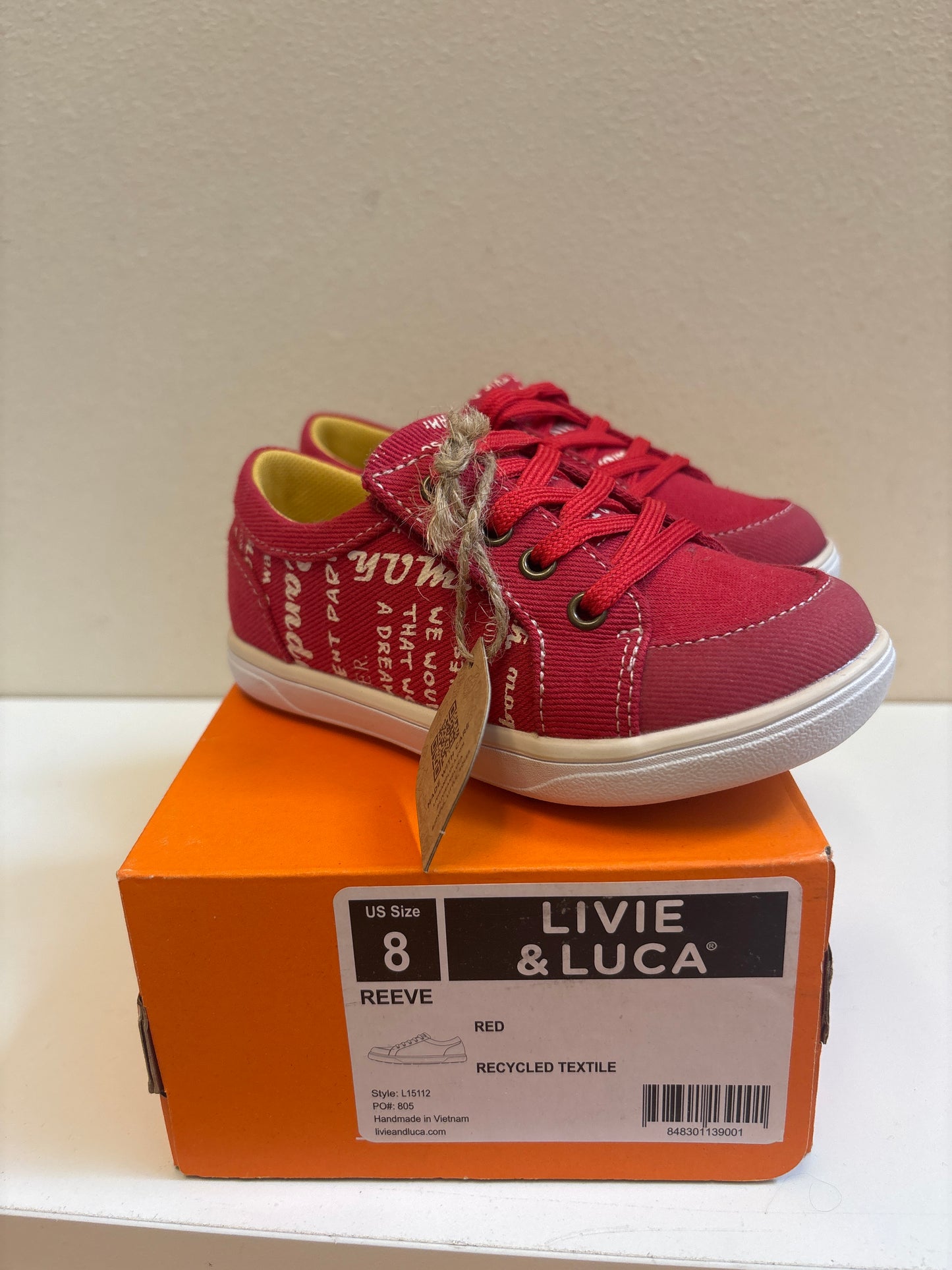 Size 8 New Livie Luca Reeve Red