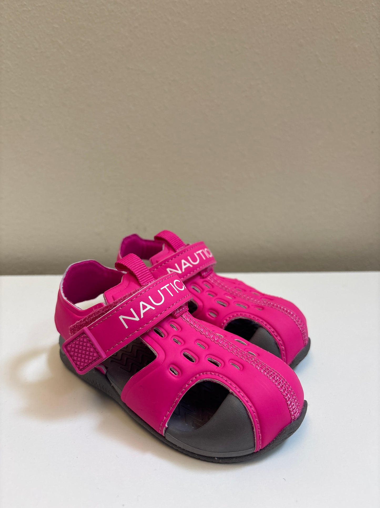 Size 6 New Pink Nautica Sandals