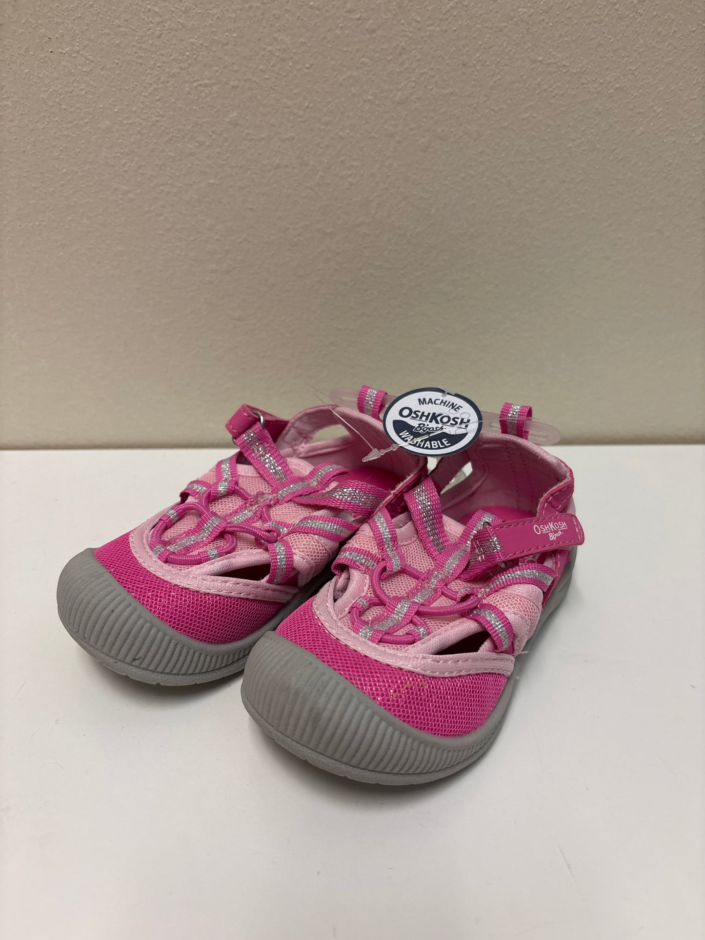 Size 7 New Pink Osh Kosh Sandals