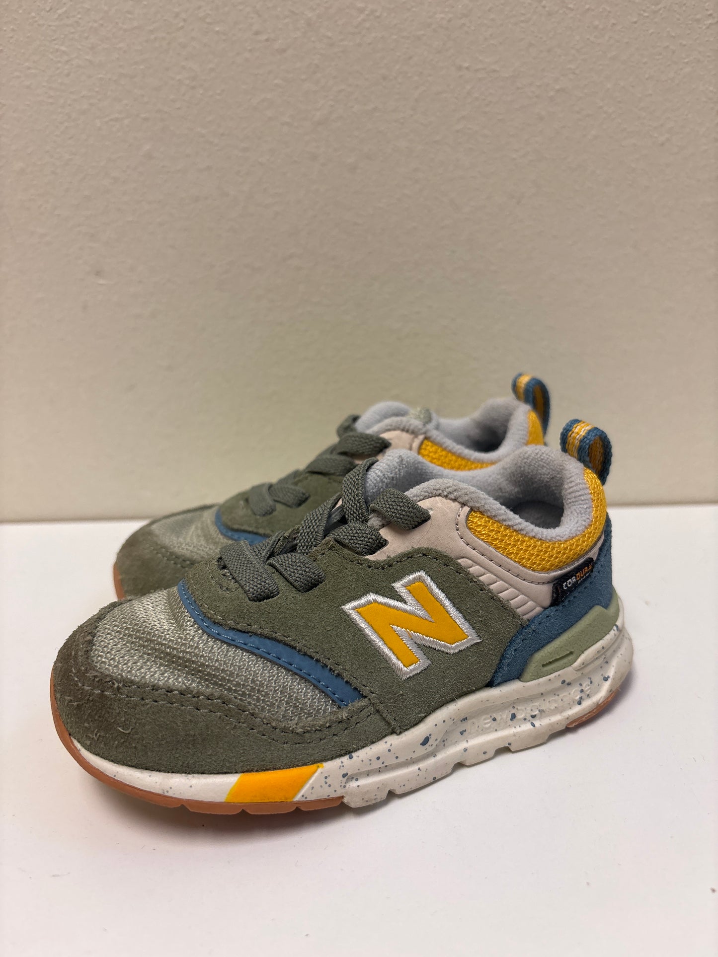 Size 6 Green Yellow New Balance