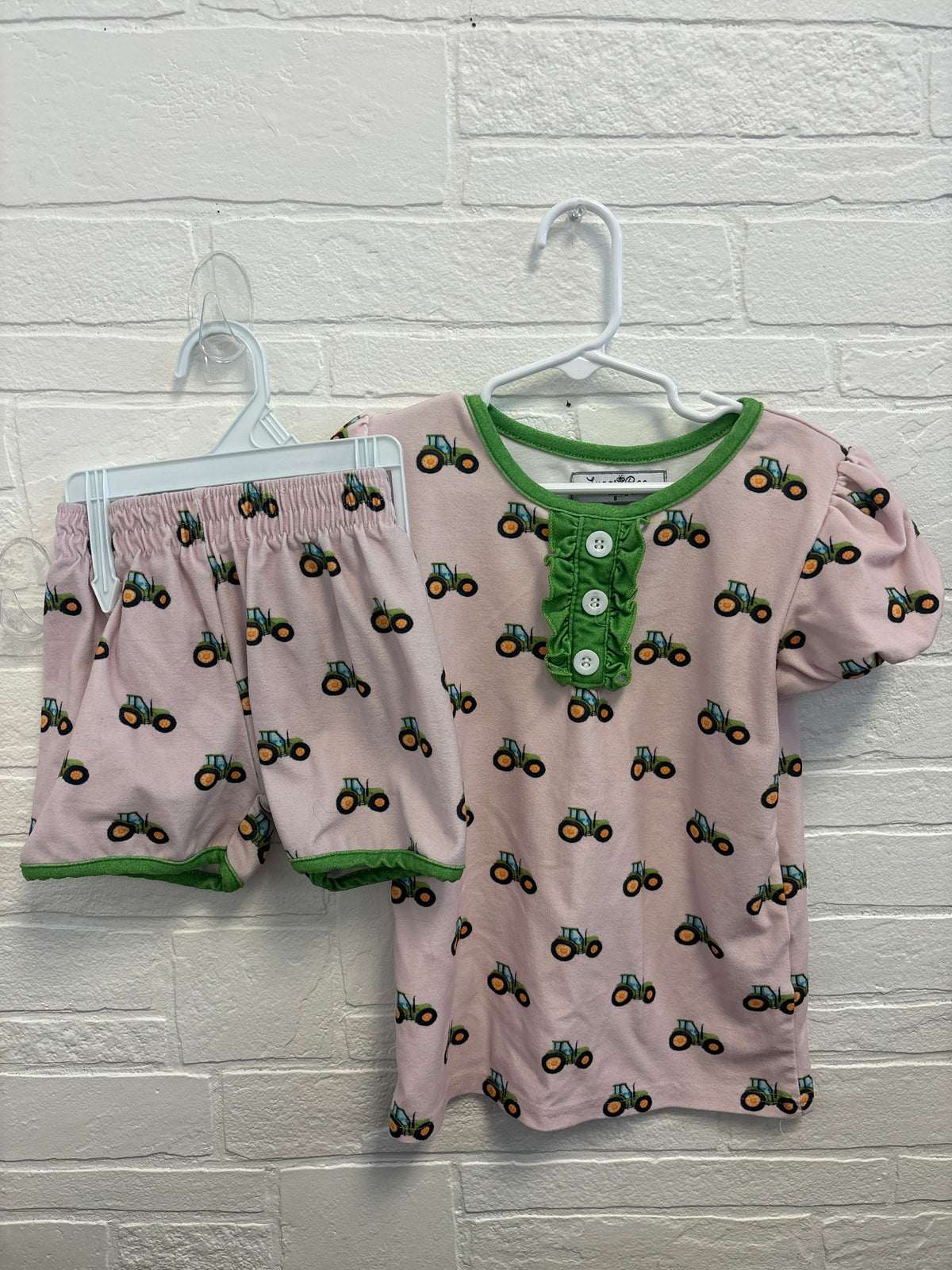 6 Sugar Bee Tractor Outfit
