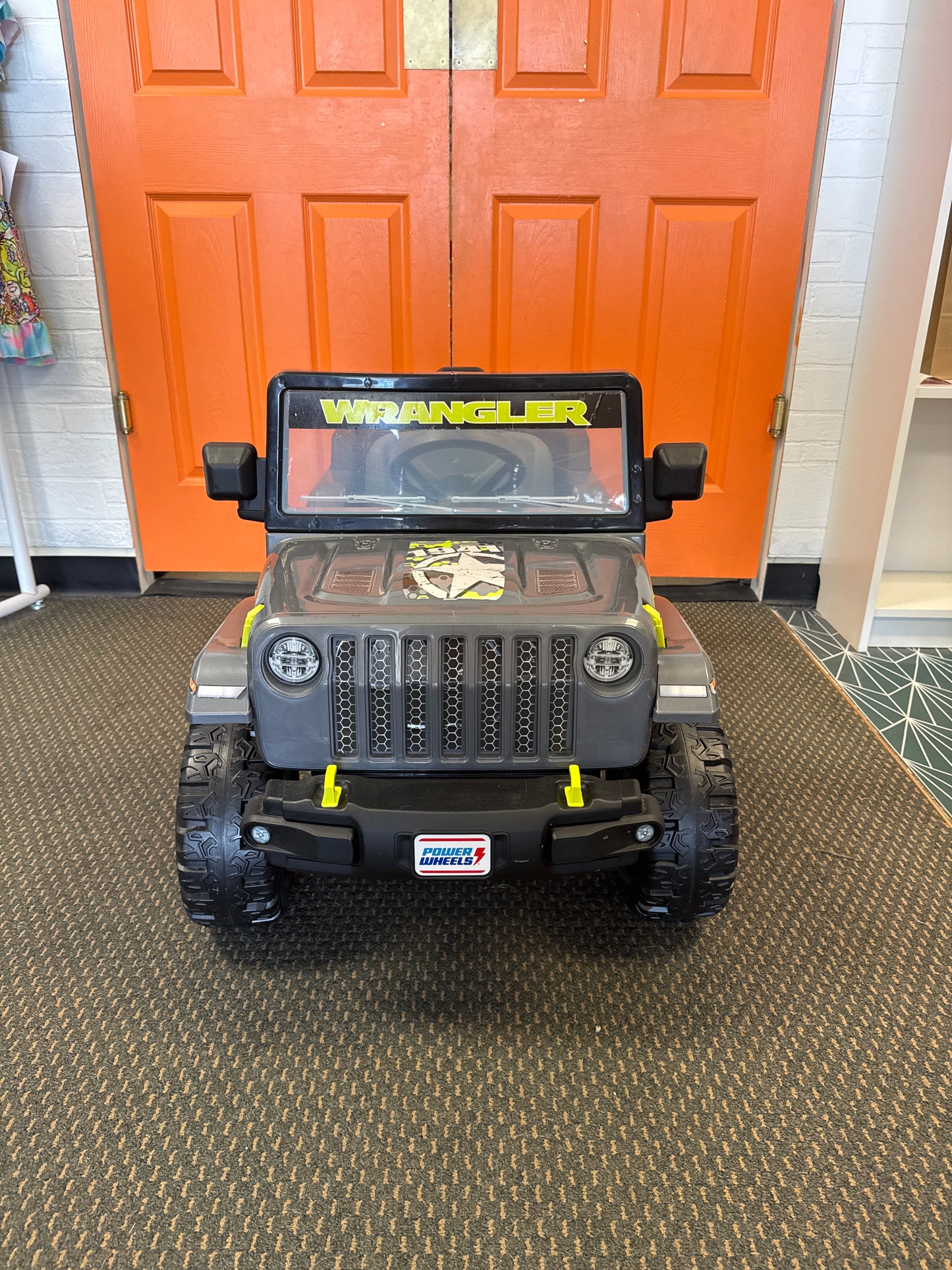 6V PowerWheels Jeep Wrangler w/Charger