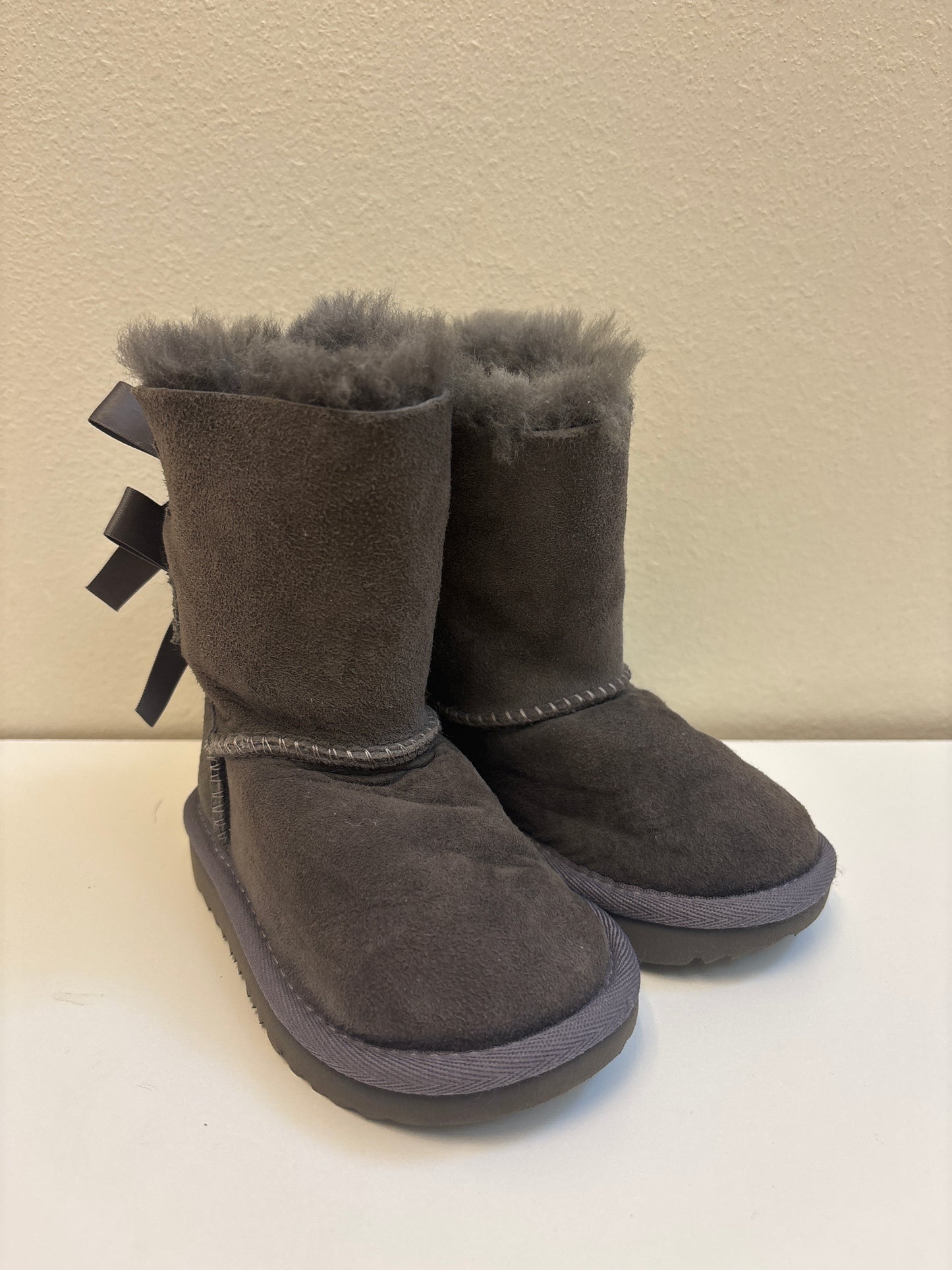 Size 6 Toddler Ugg Bailey Bow Boots