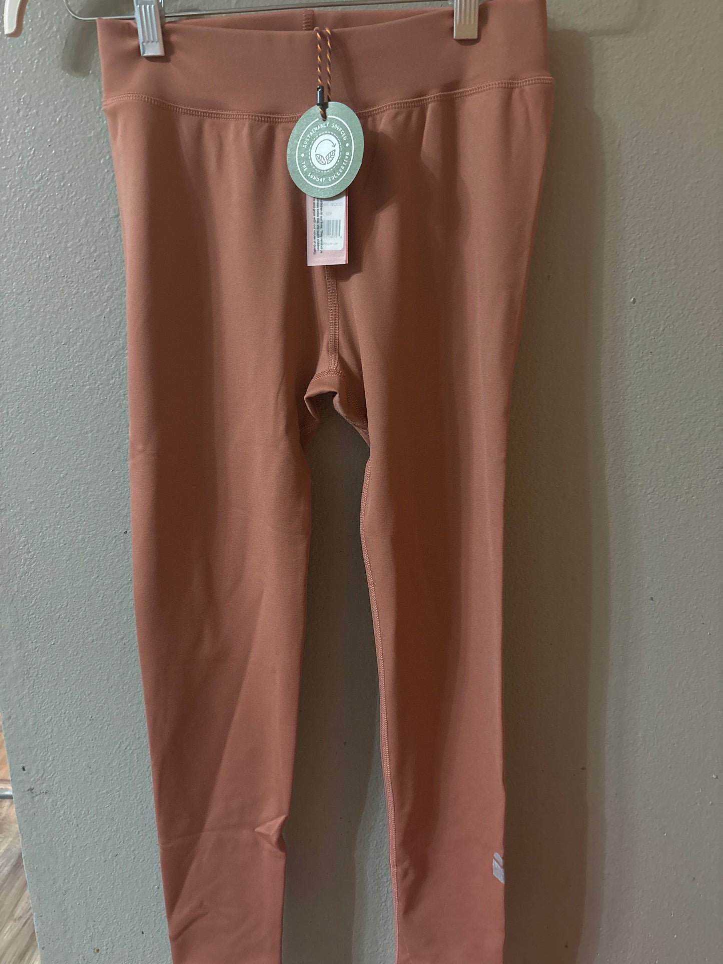 10 New The Sunday Collective Cedar Leggings