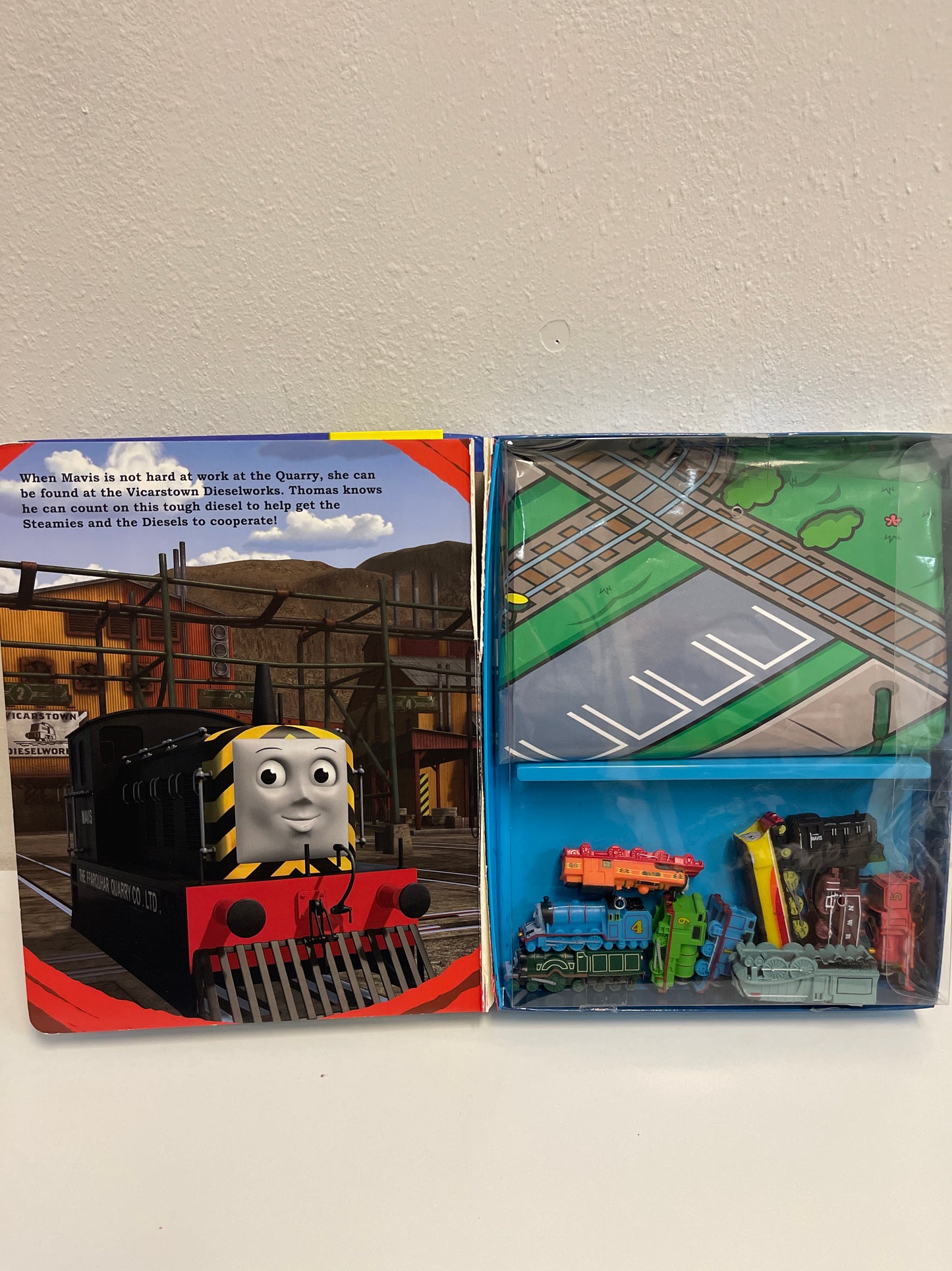 Thomas & Friends Busy Book Set