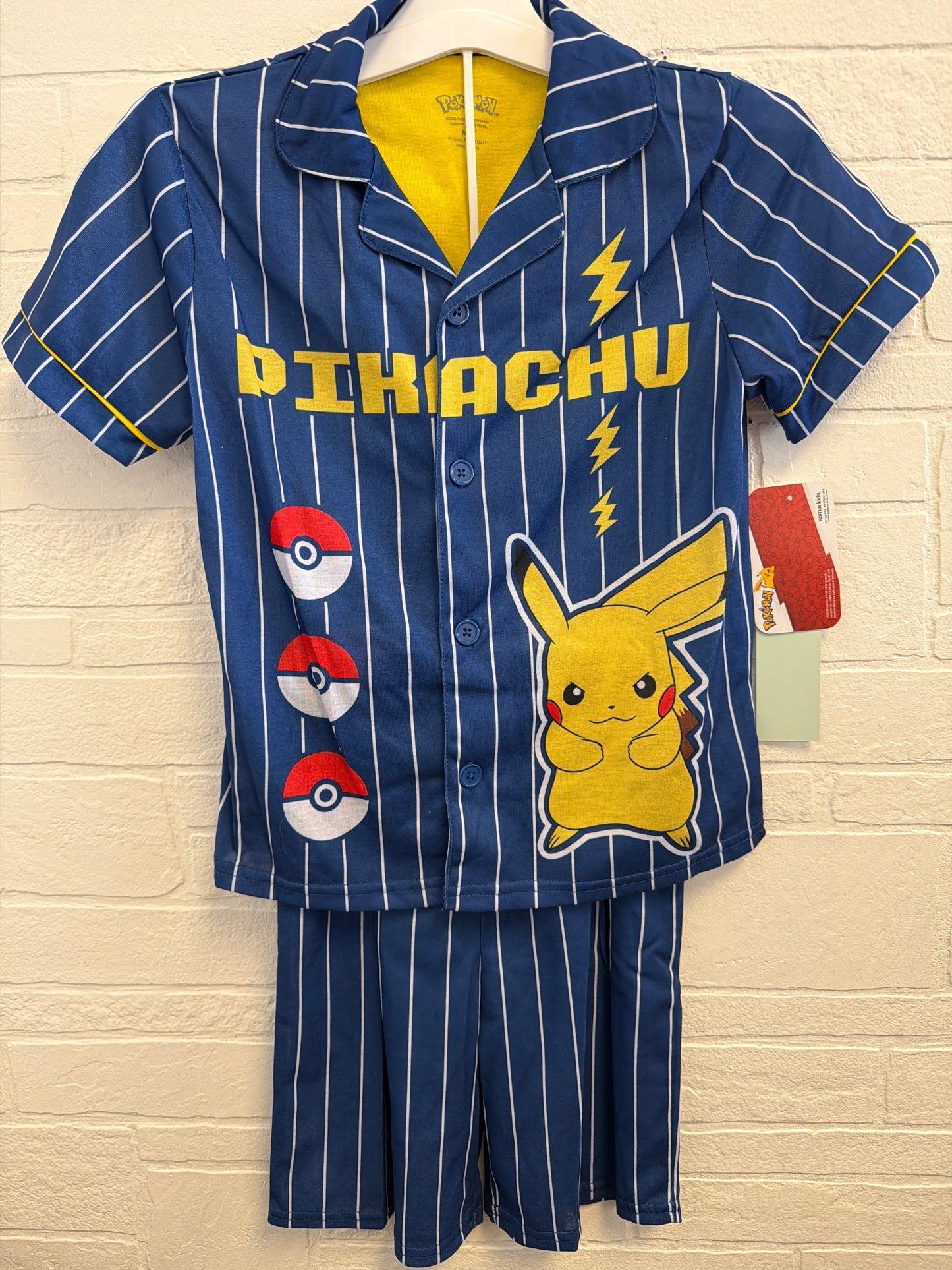 M(8) NEW Pikachu Pajama Set