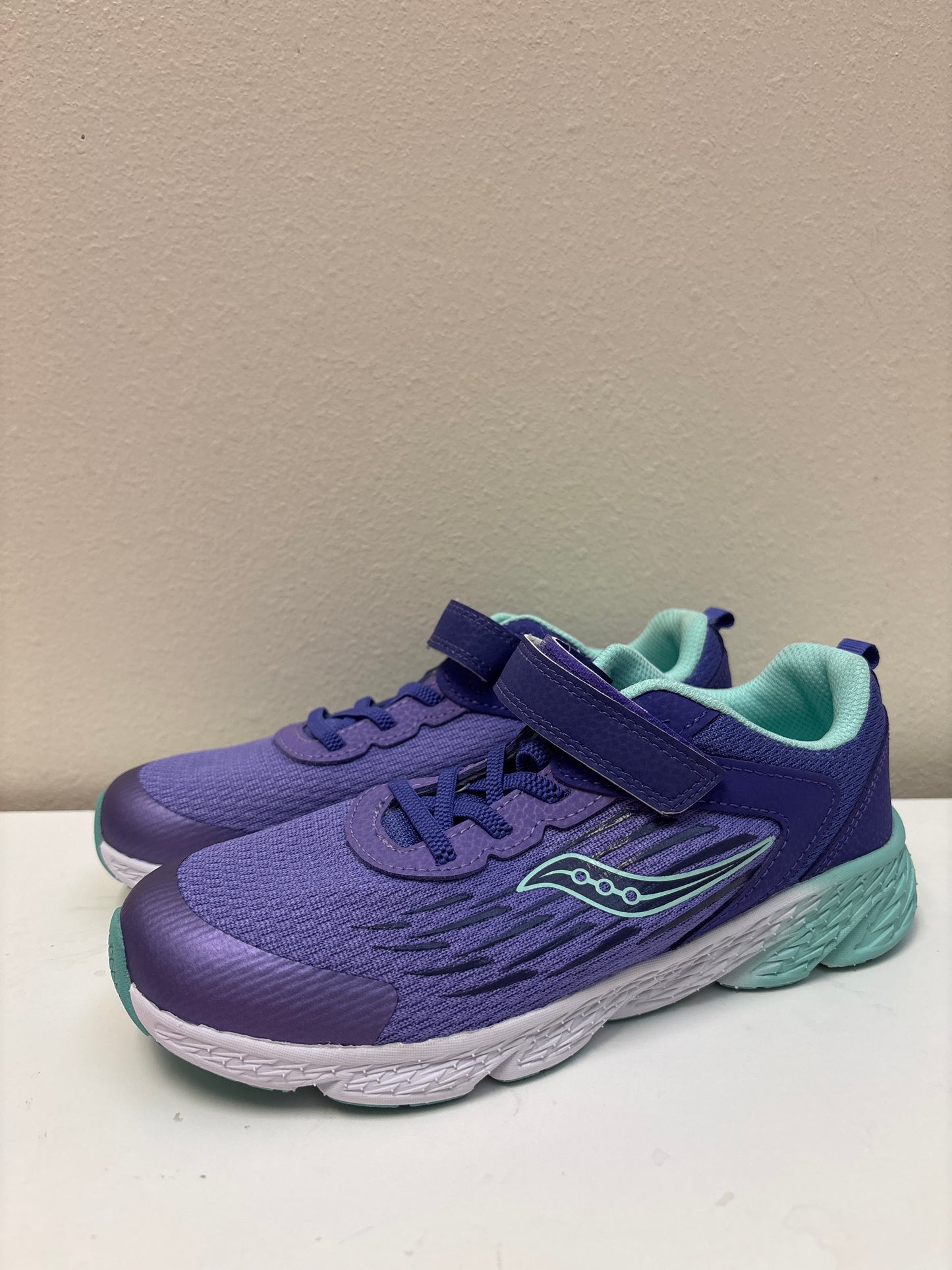 Size 3W Big Kids Saucony Tennis Shoes