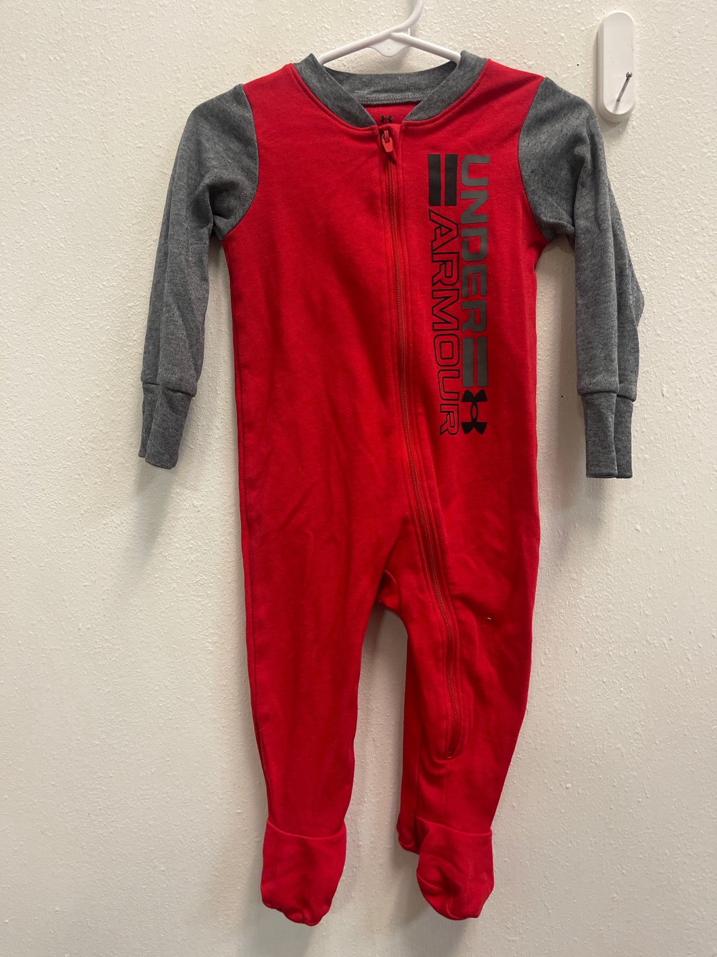 9m Under Armour Red Zip Sleeper
