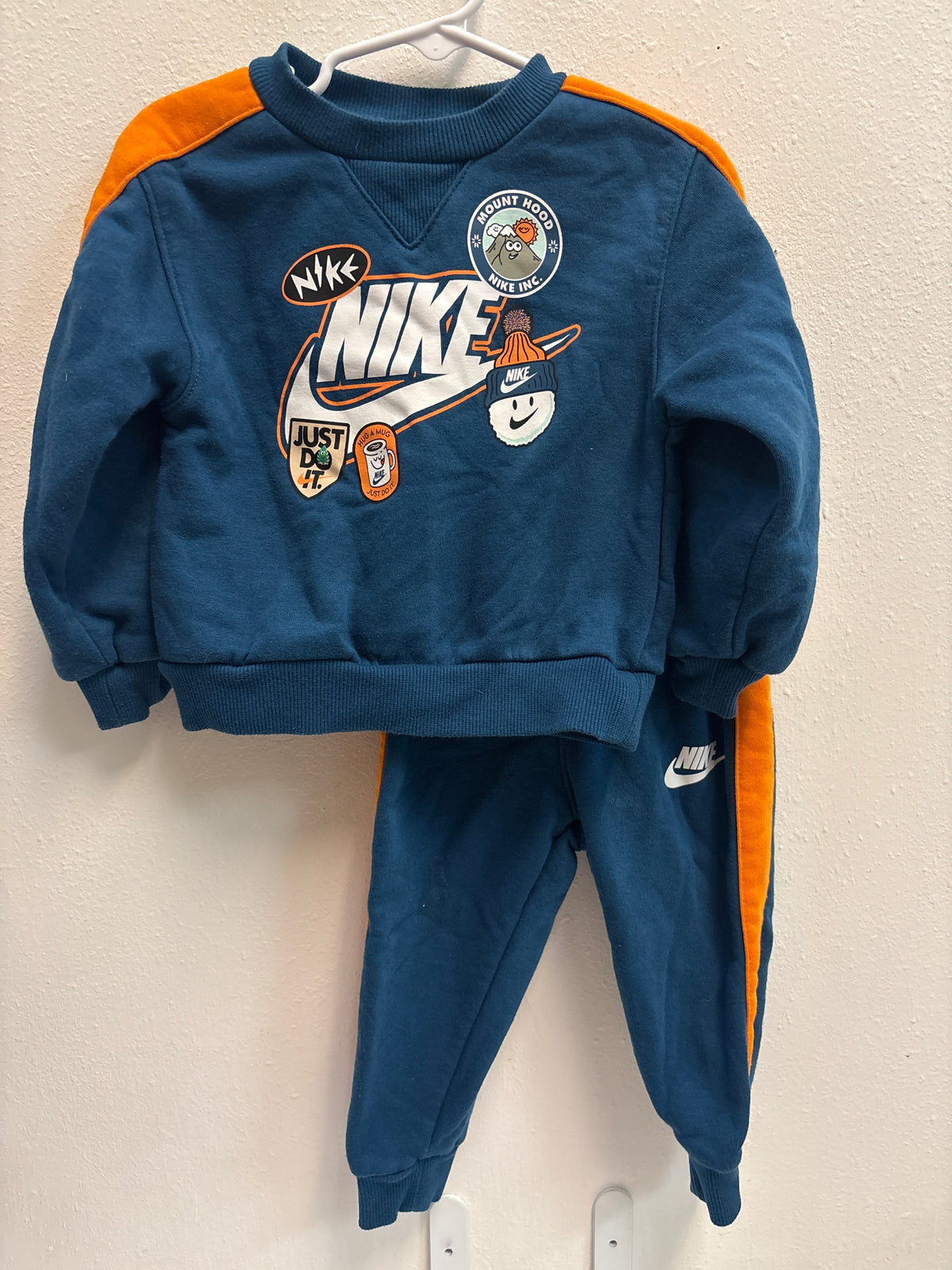 2T Blue Orange Nike Outfit