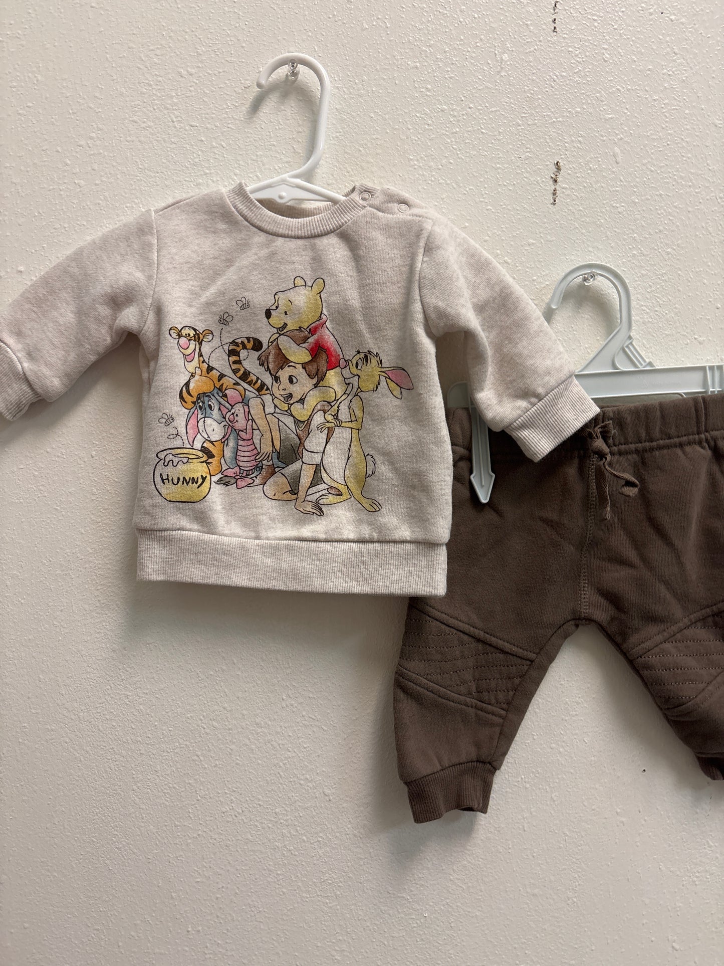 NB Winnie the Pooh Outfit