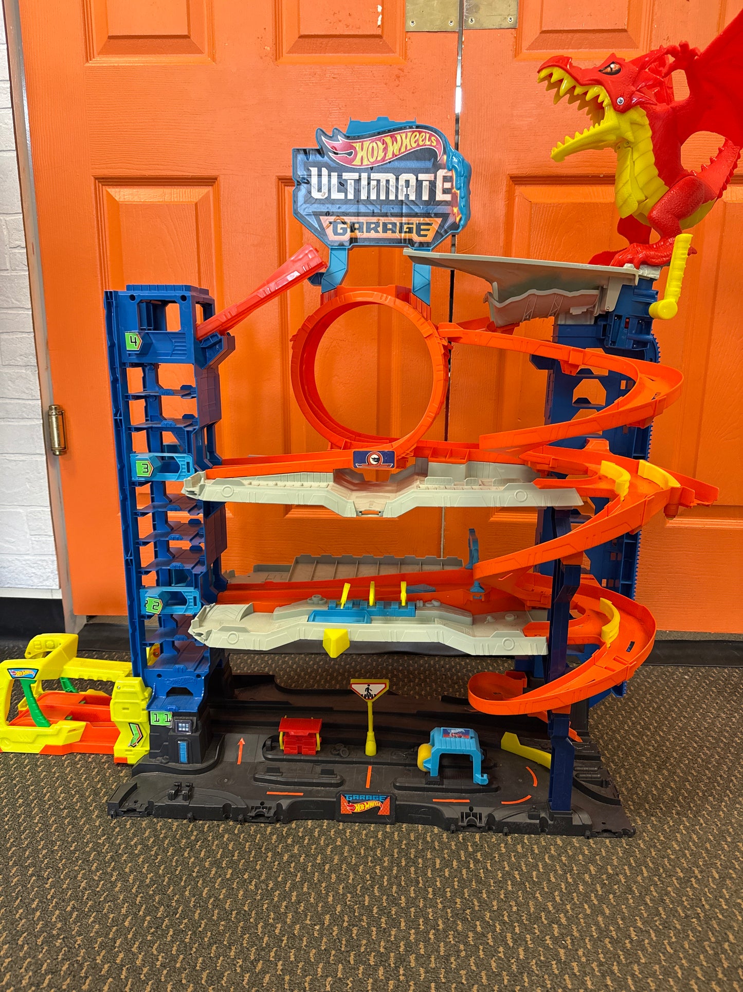 Hot Wheels City Garage