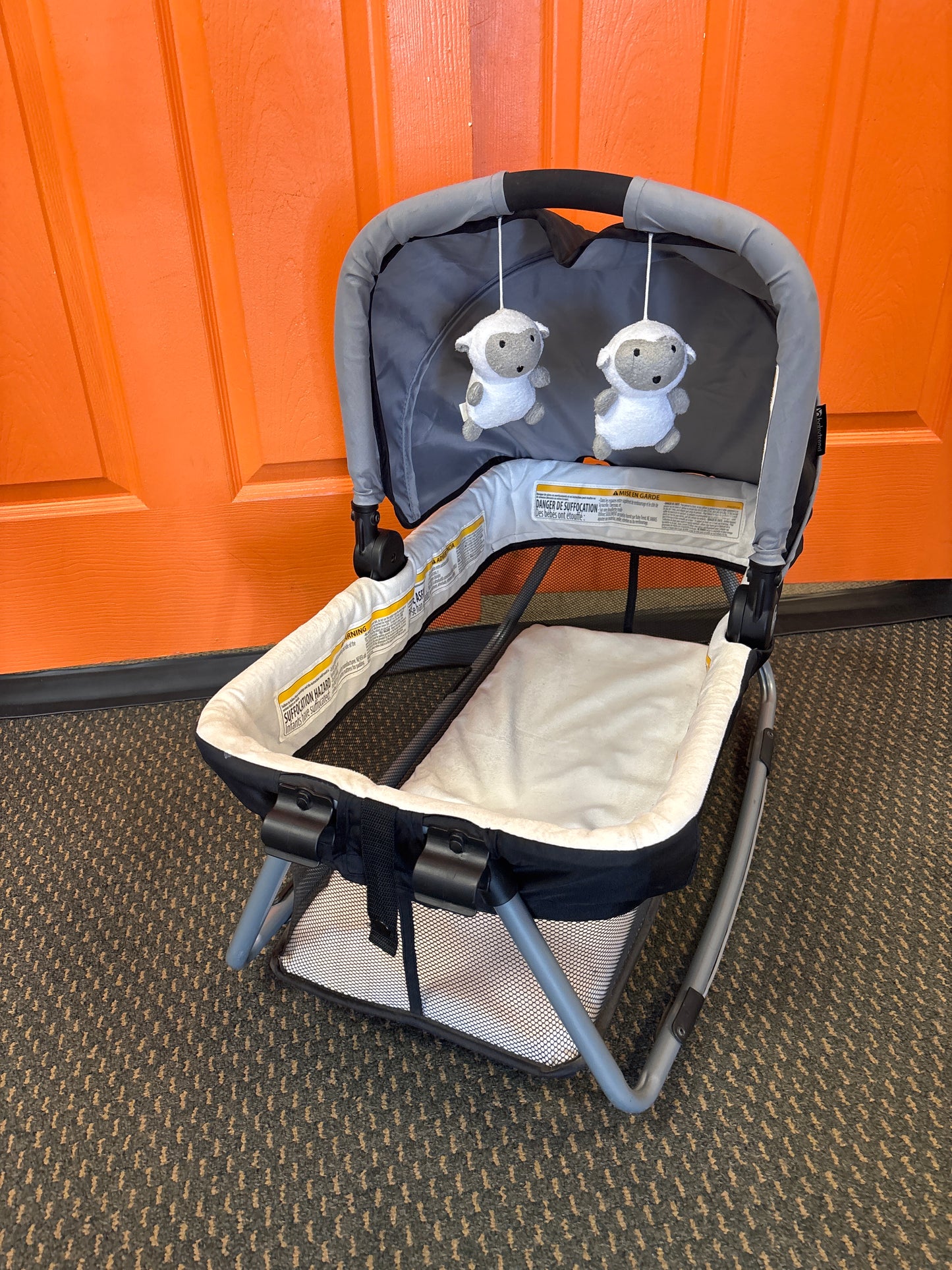 Travel Rocking Bassinet (pack n play insert)