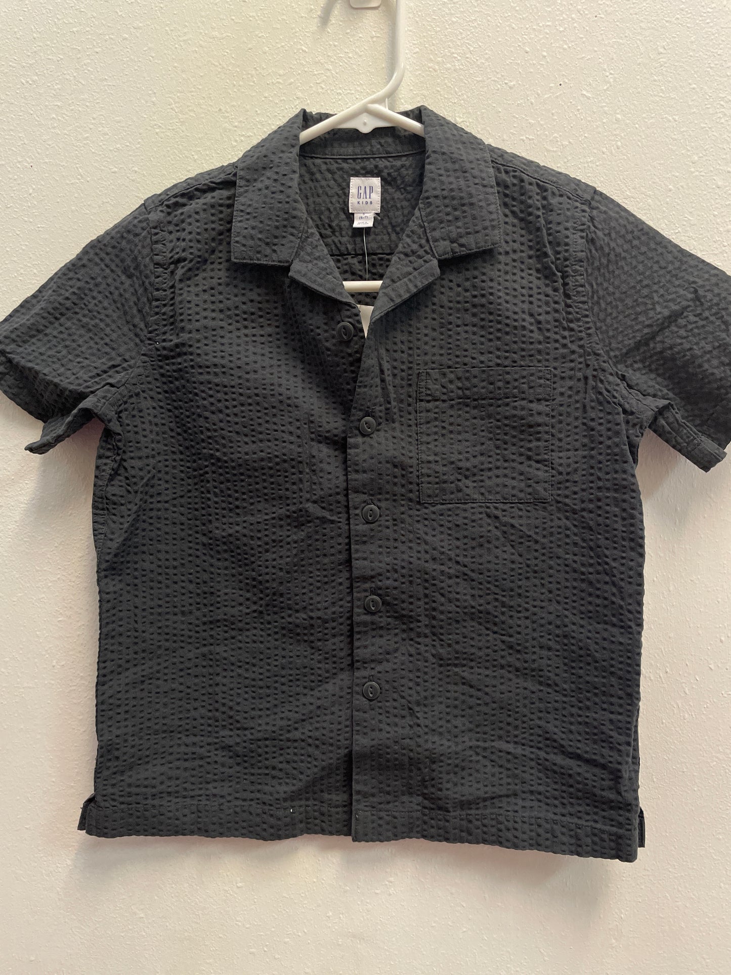 6/7 NWT GAP Charcoal Button Down