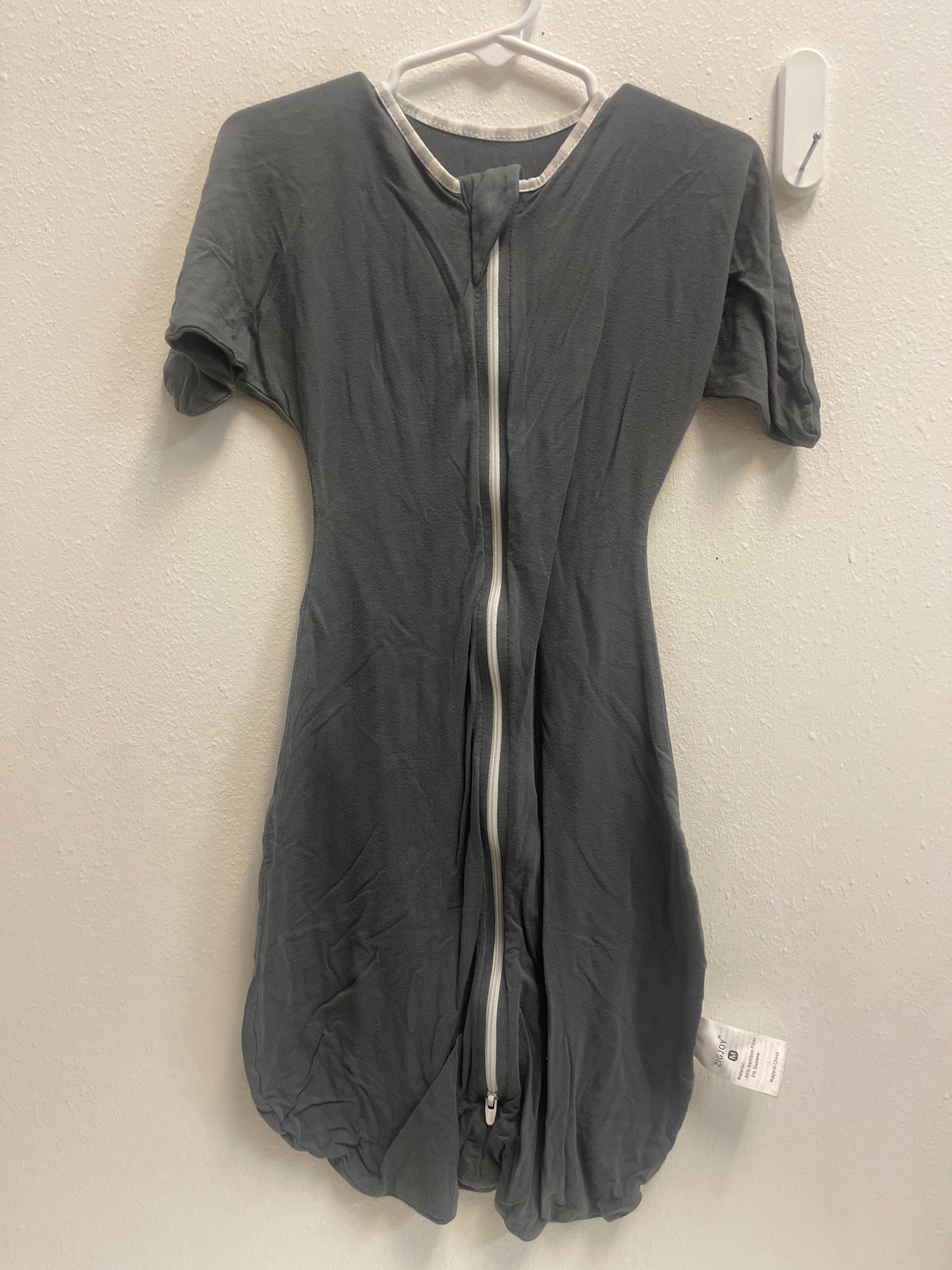 M (6/12m) Zigjoy Gray Sleep Sack