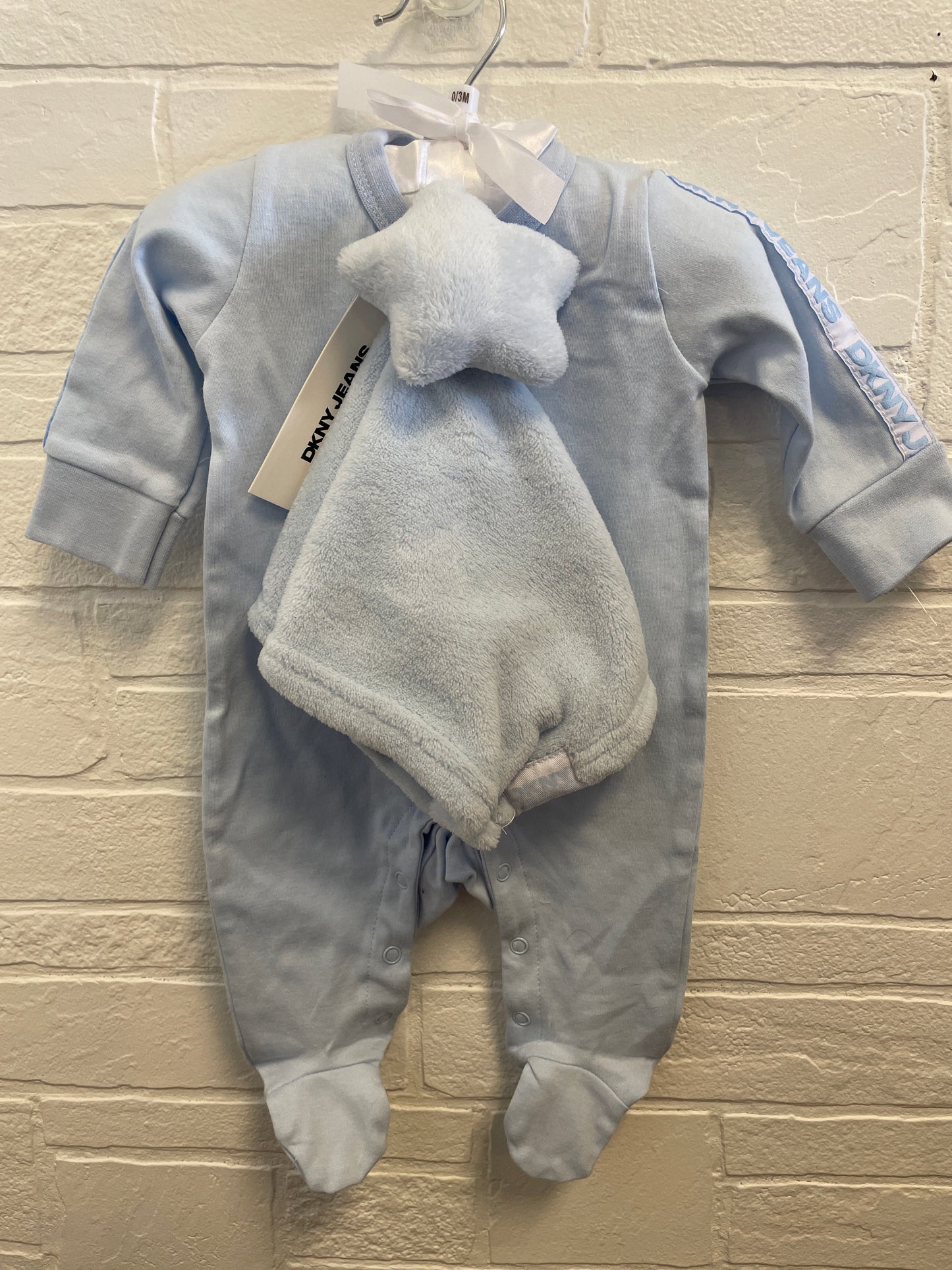 0/3m NWT DKNY Sleeper Lovie Set