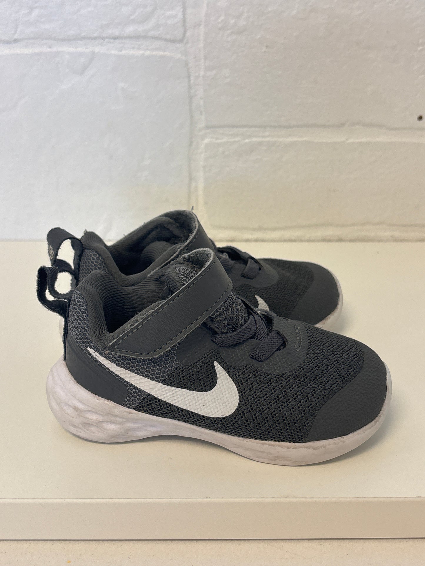 Size 5 Toddler Gray Nikes