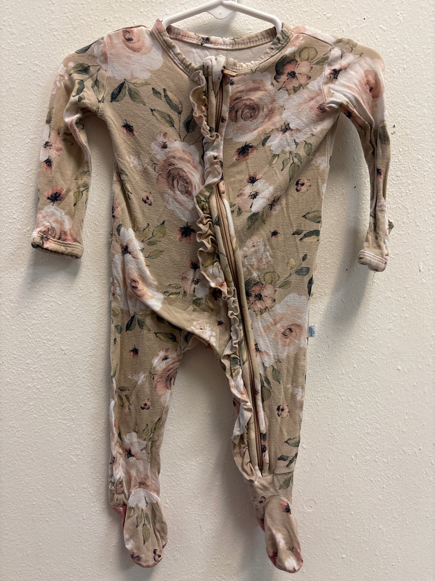 0-3m Posh Peanut Tan Roses Bamboo Sleeper