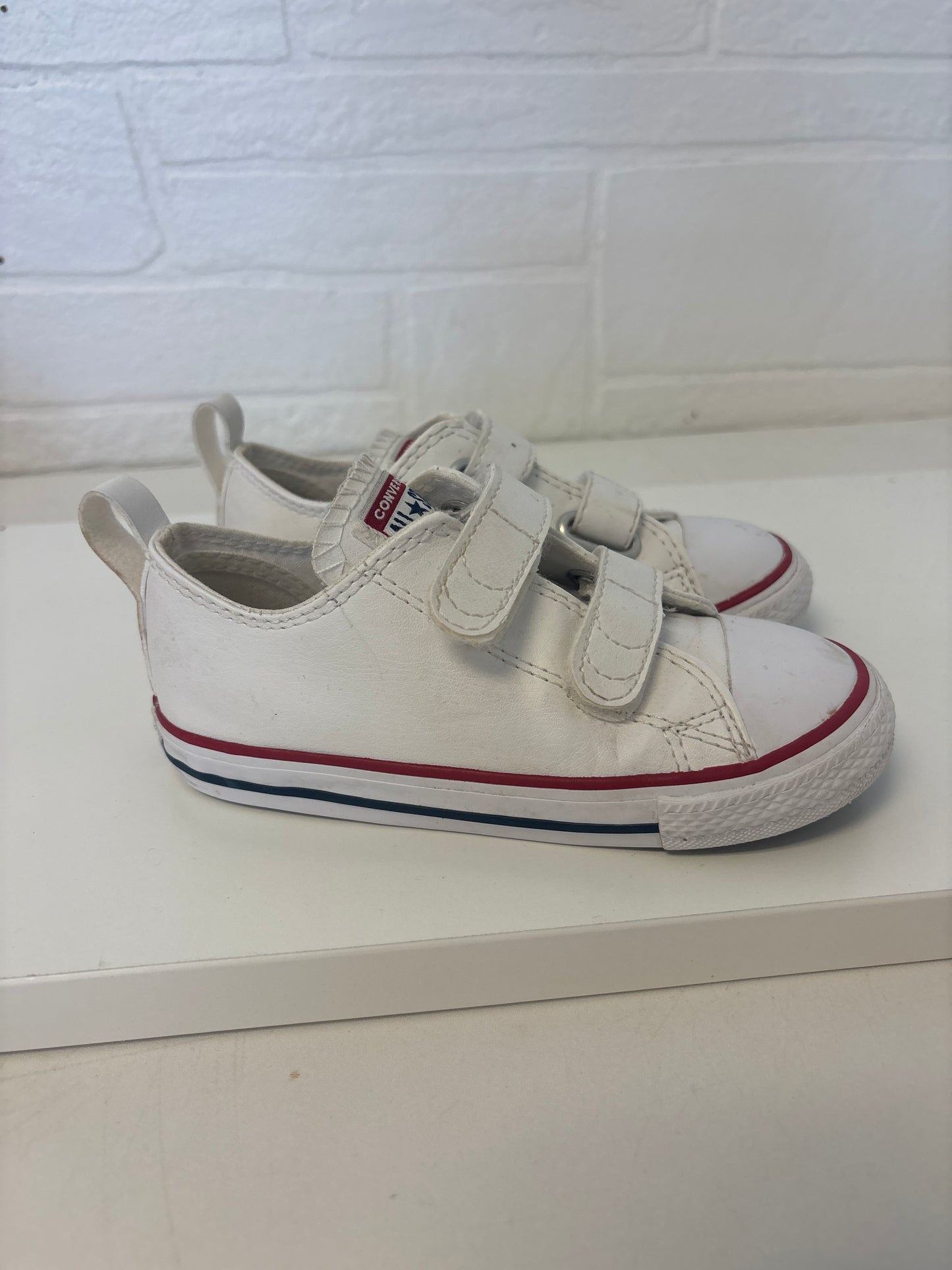 Size 9 White Converse All Stars