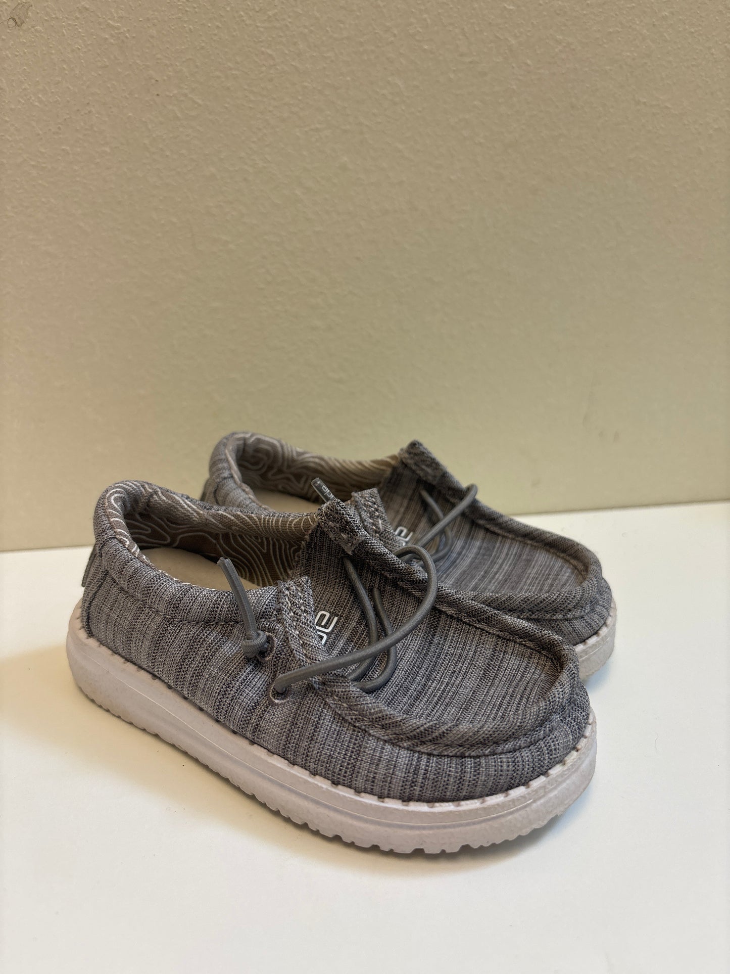 Size 7 Gray Hey Dudes
