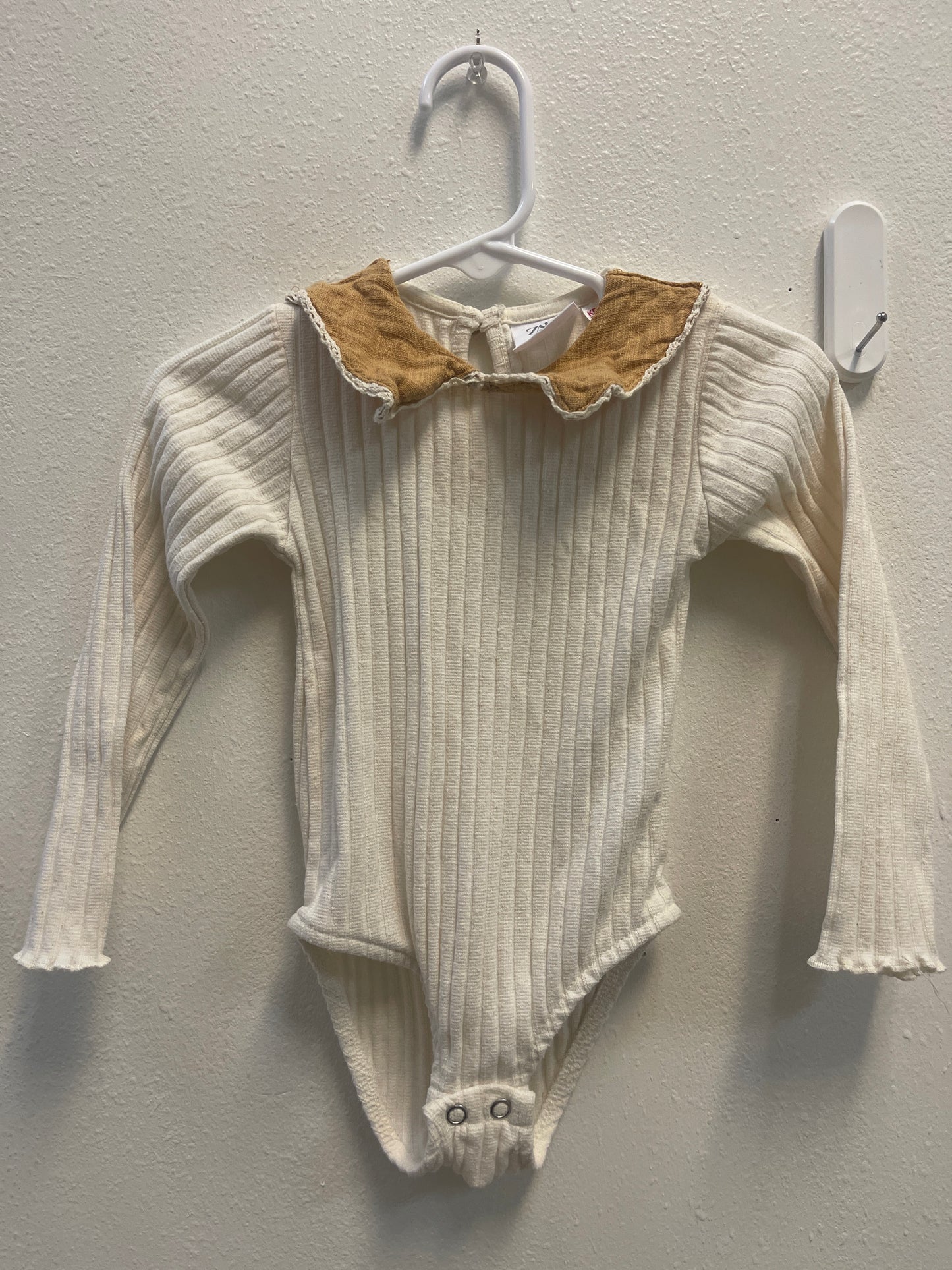 12/18m Zara Cream Ribbed + Collared Body Suit
