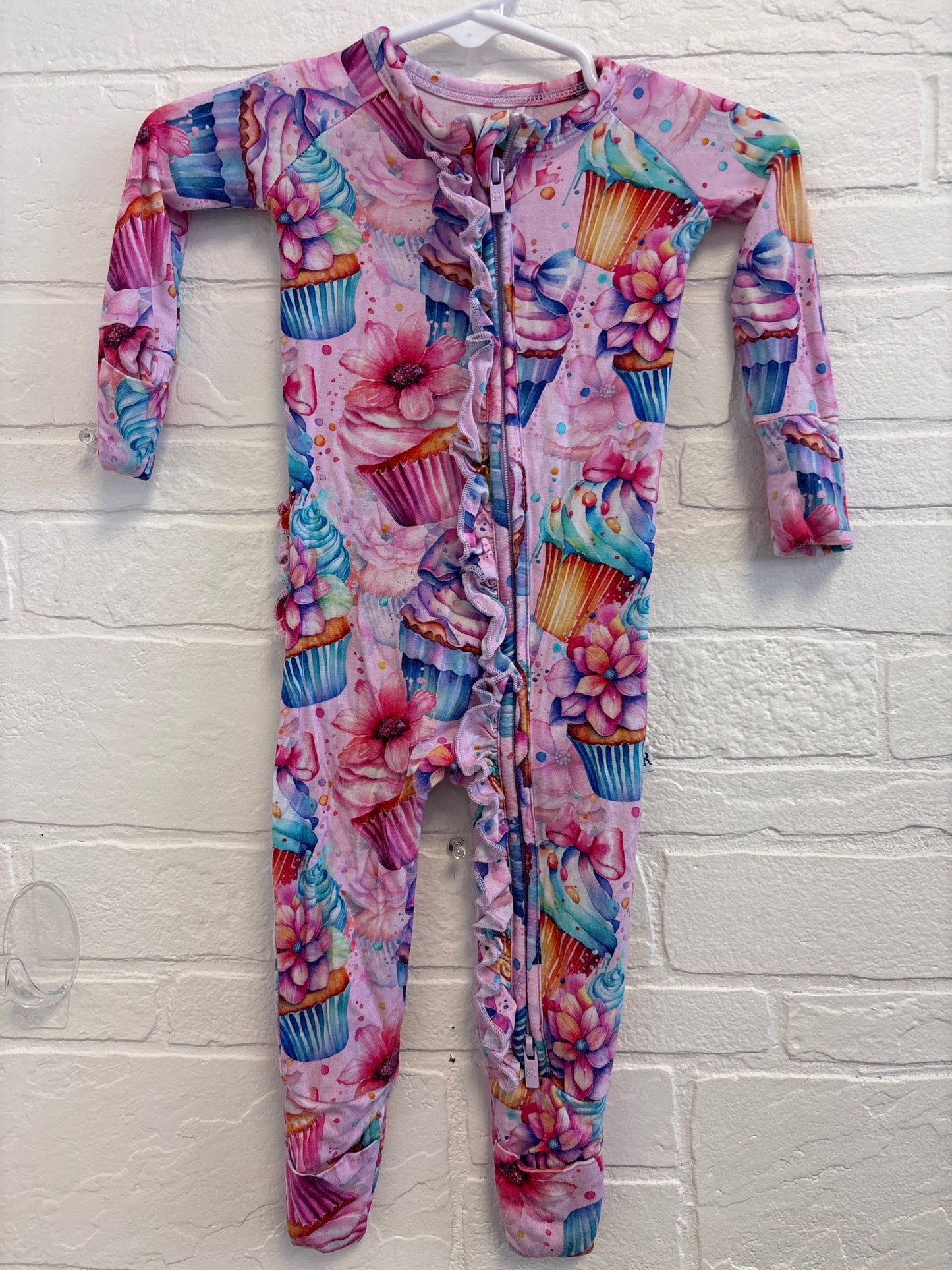 0-3m Bums and Roses Bamboo Cupcake Sleeper
