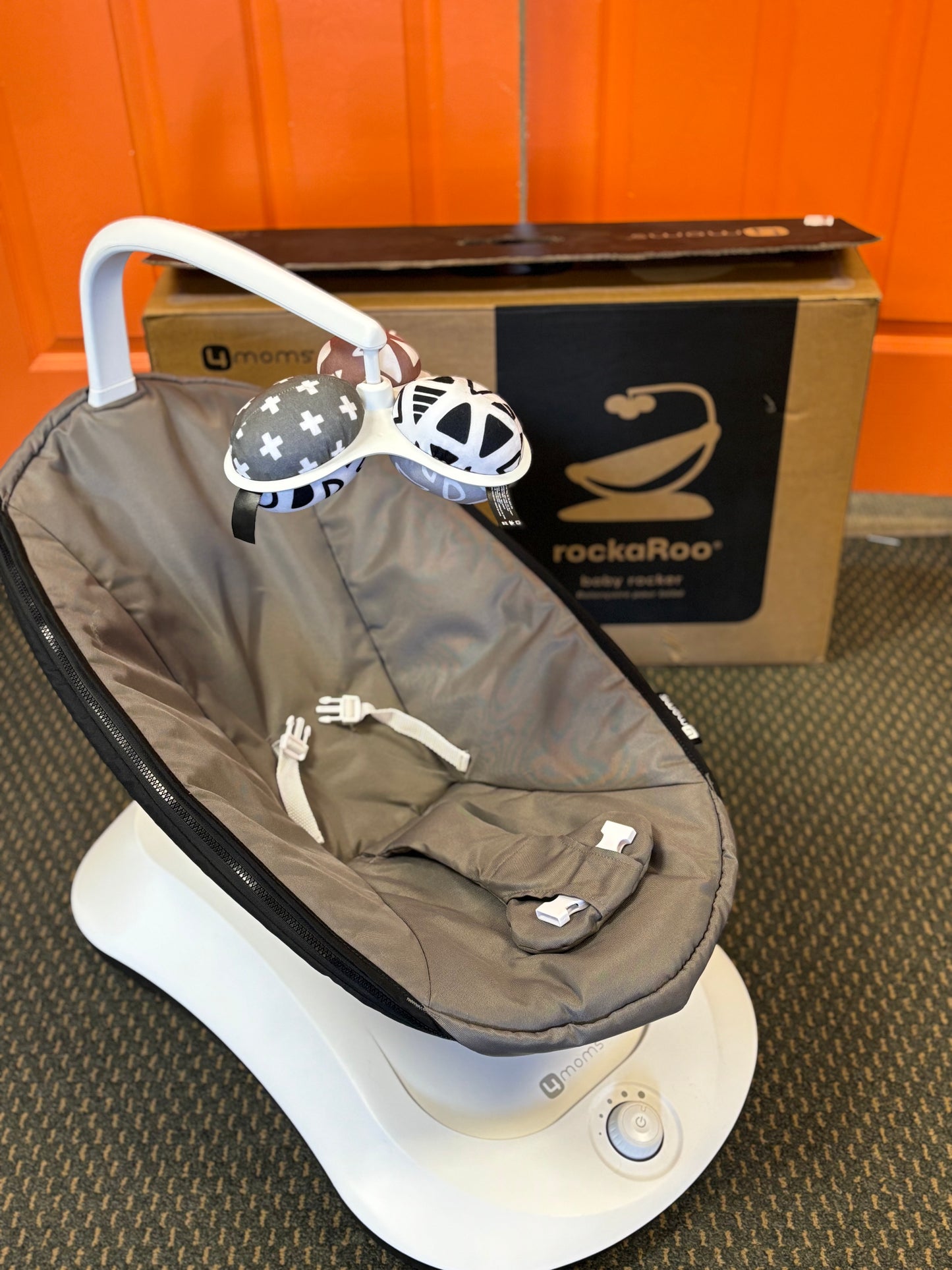 4moms NEW RockaRoo Baby Rocker