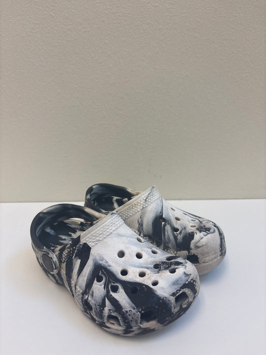 Size 8 Black White Crocs