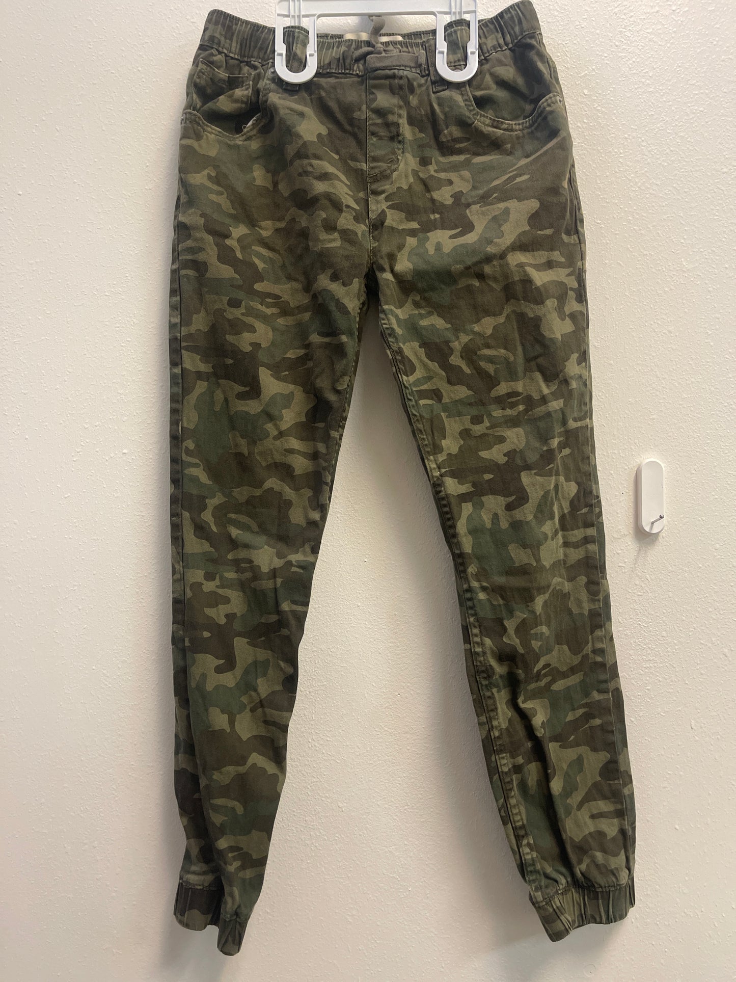 16 Levi’s Camo Jogger