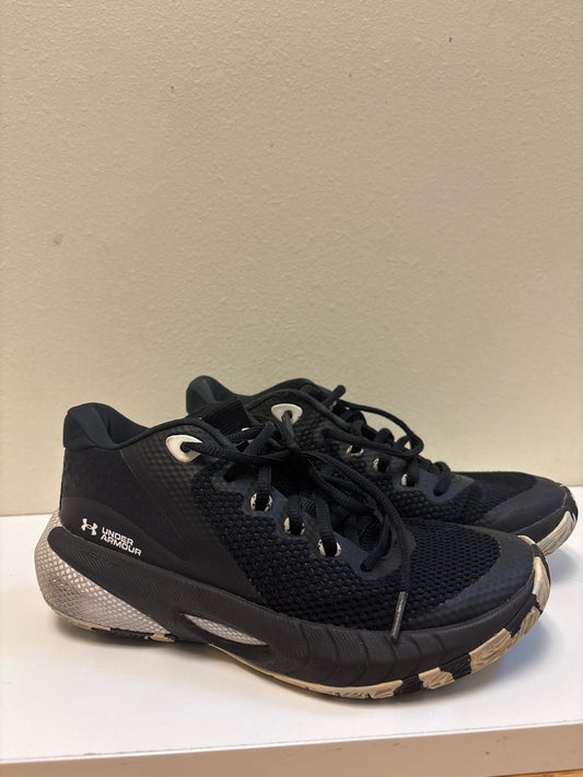 Size 5.5 Big Kids Under Armour Shoes