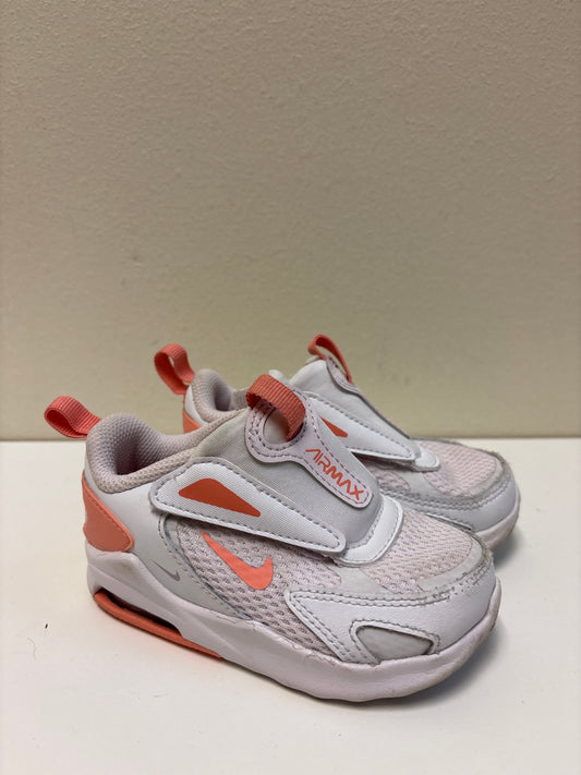 Size 6 Peach Nike Air Max