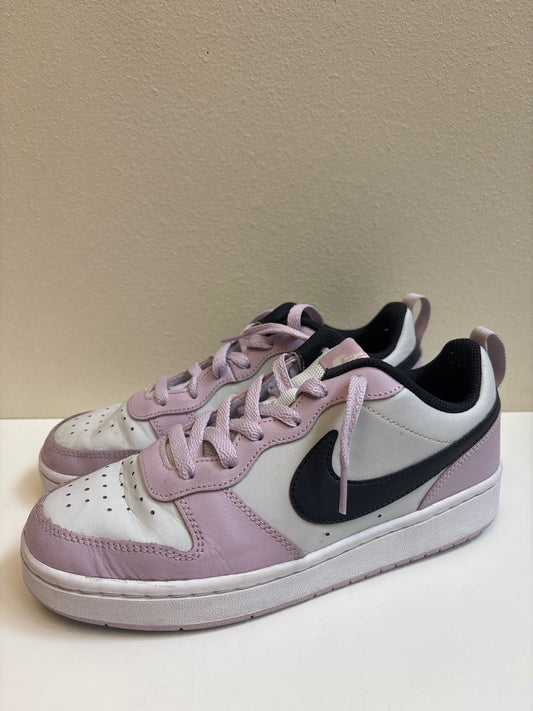 Size 6 Big Kids Purple White Nikes