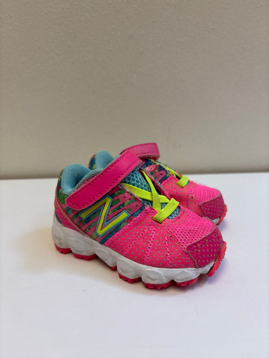 Size 3 Infant Pink New Balance