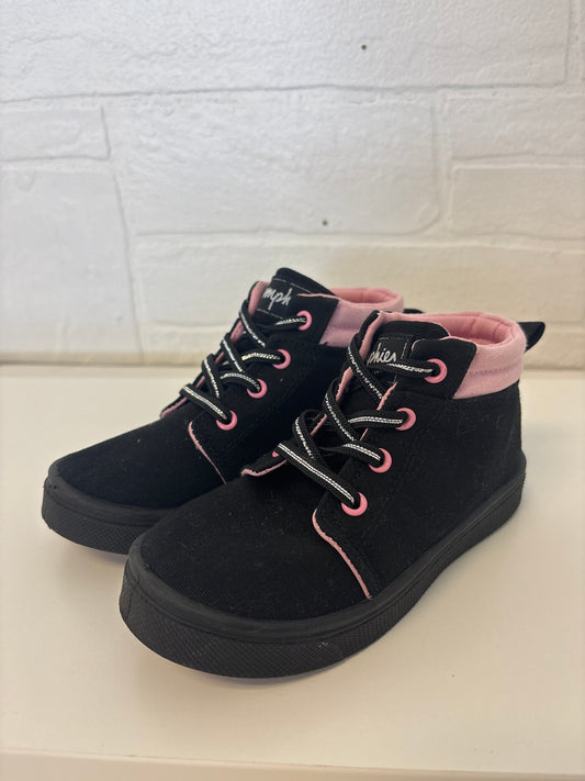Size 10 Black Pink Oomphies