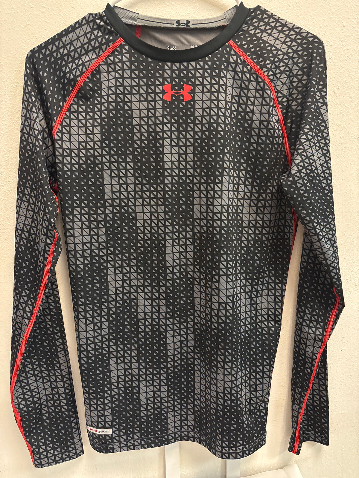 L Under Armour Red Black Compression Shirt