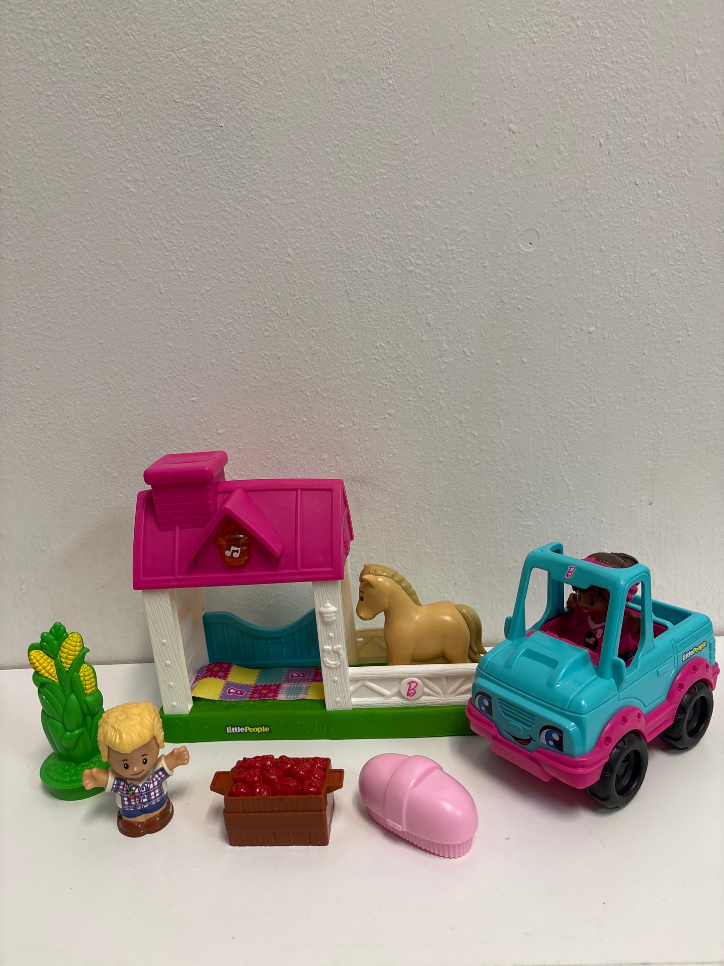 Fisher Price Little People Barbie Stable Playset