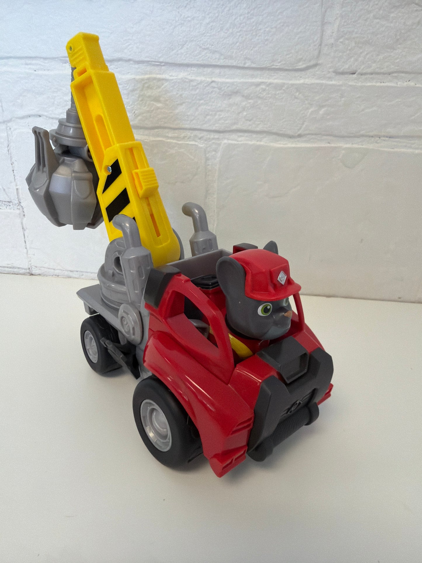 PAW Patrol, Crane Grabber Toy Vehicle with Charger Action Figure