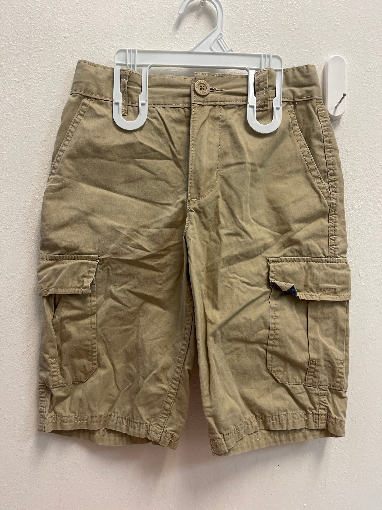 8 Levi’s Khaki + Chambray Shorts